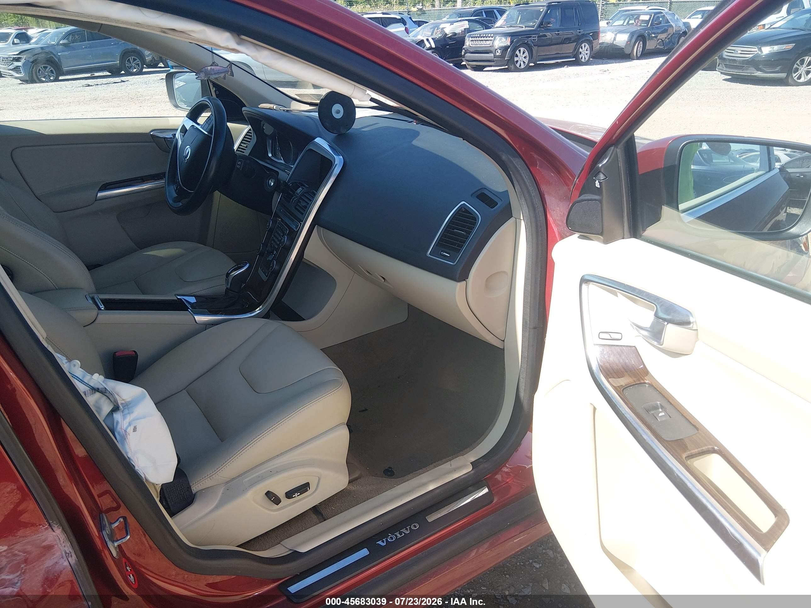 2015 Volvo Xc60 3.2 Premier Red vin: YV4940RB2F2584914