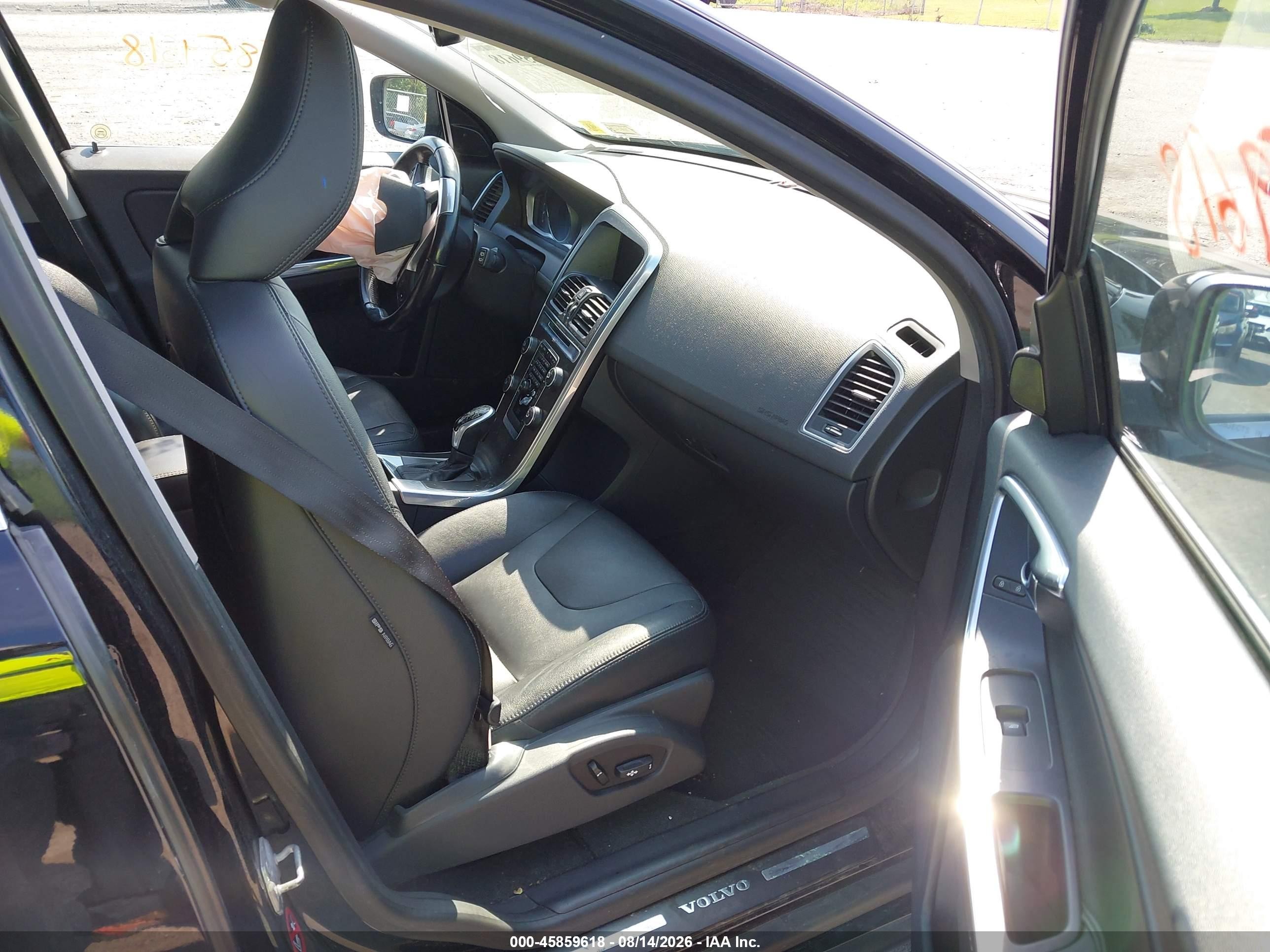 2015 Volvo Xc60 3.2 Premier Black vin: YV4940RB7F2617437