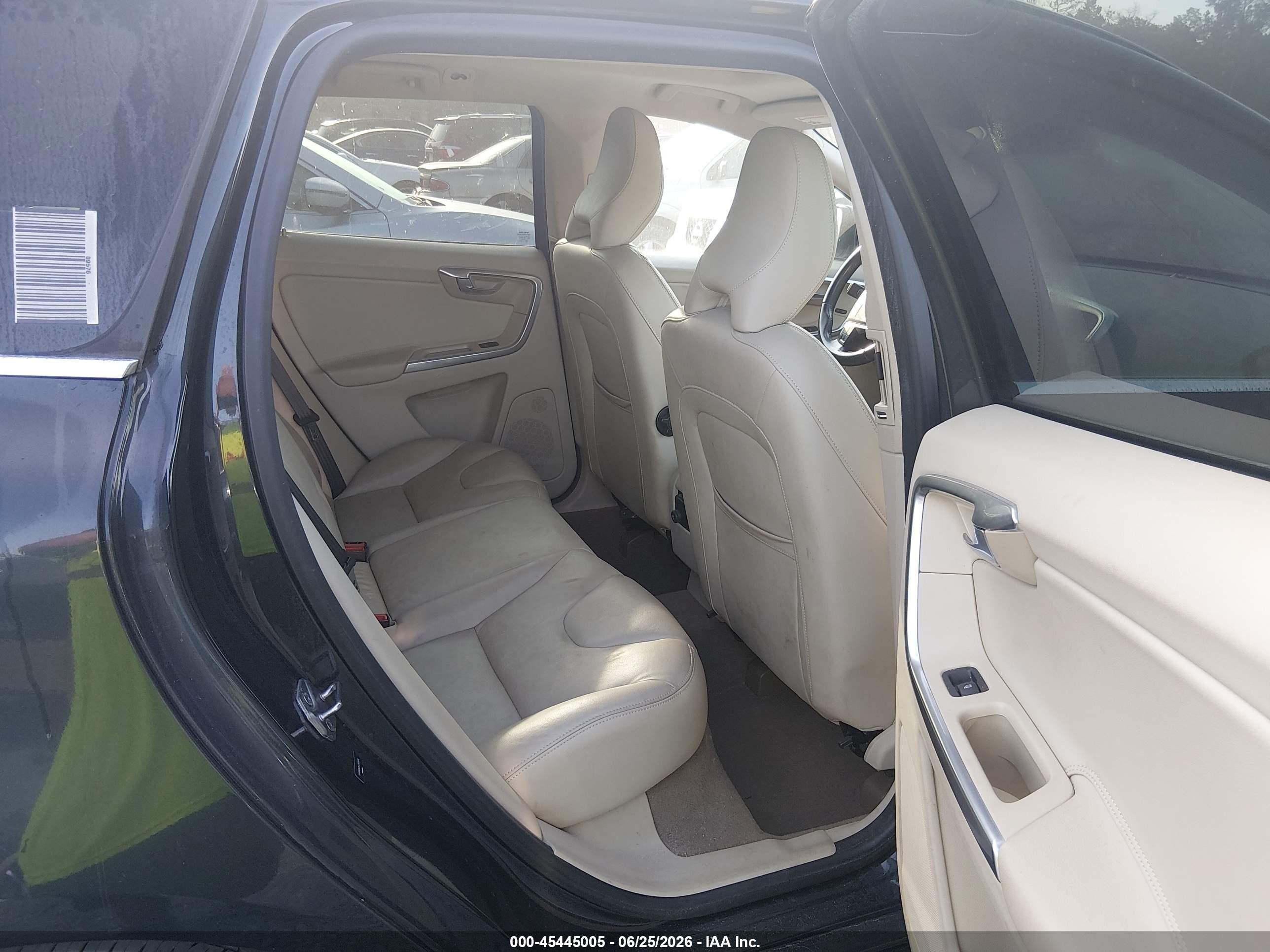 2015 Volvo Xc60 3.2 Premier Plus Серый vin: YV4940RC3F2583876