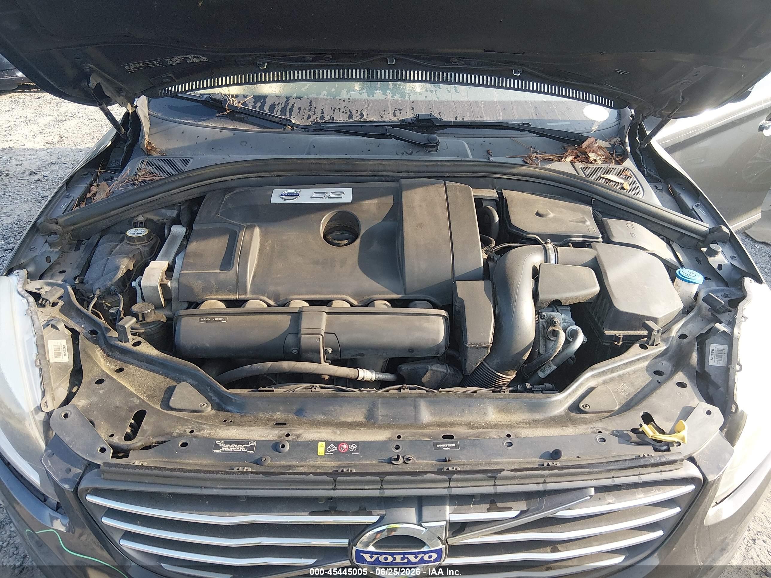 2015 Volvo Xc60 3.2 Premier Plus Серый vin: YV4940RC3F2583876