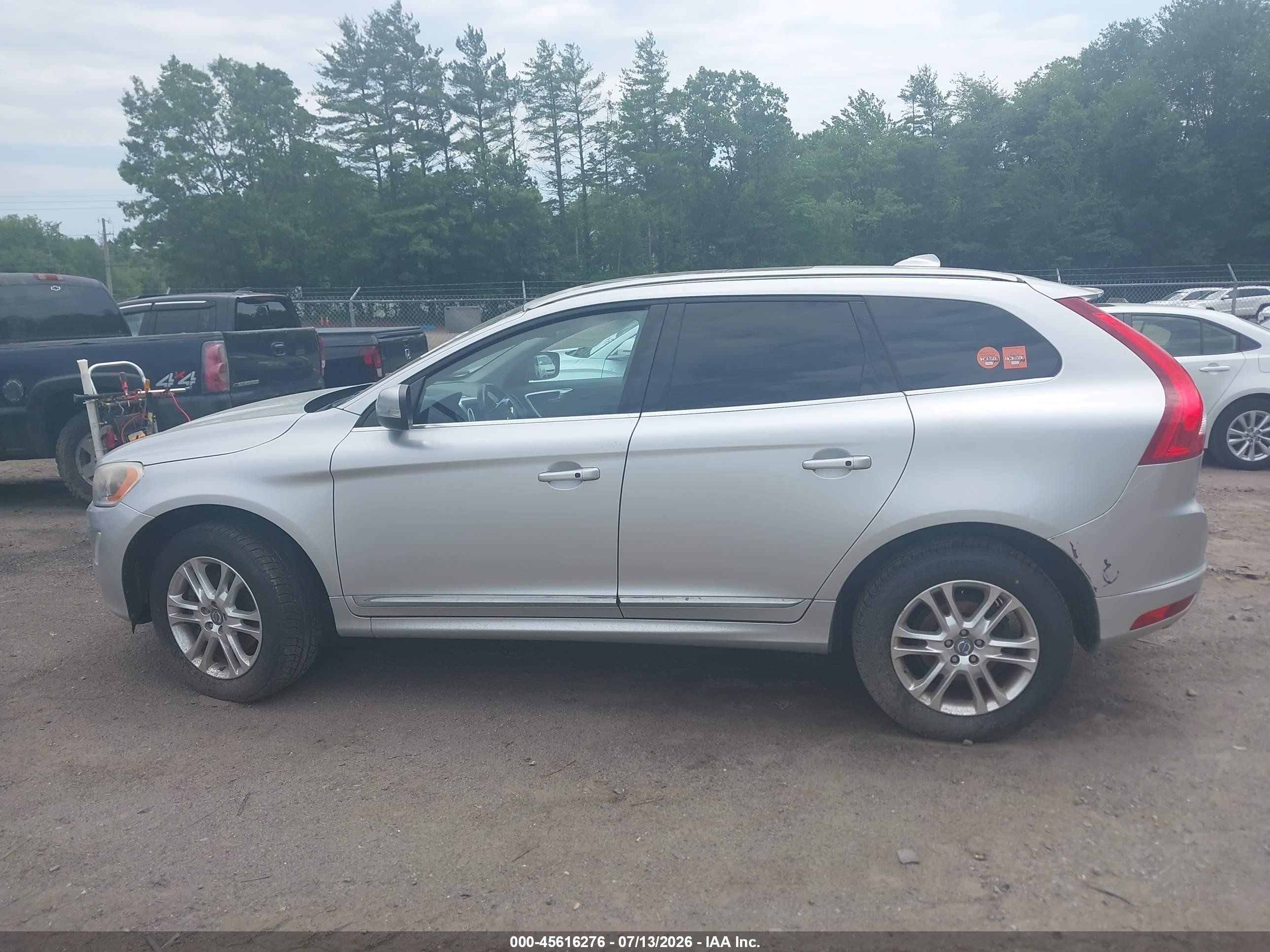 2015 Volvo Xc60 3.2 Platinum Серебряный vin: YV4940RD3F2599729
