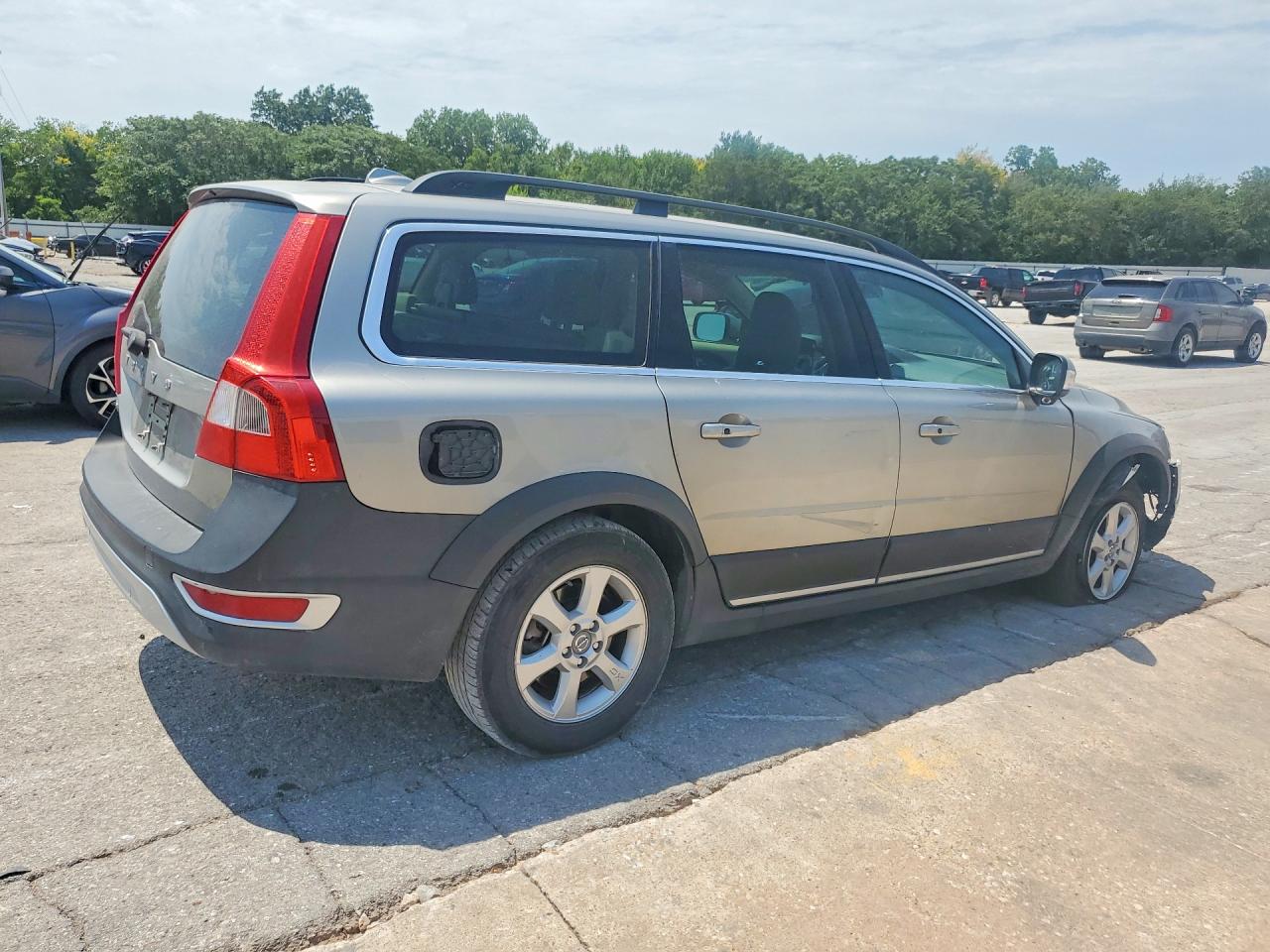 2013 Volvo Xc70 3.2 Silver vin: YV4952BL2D1166450