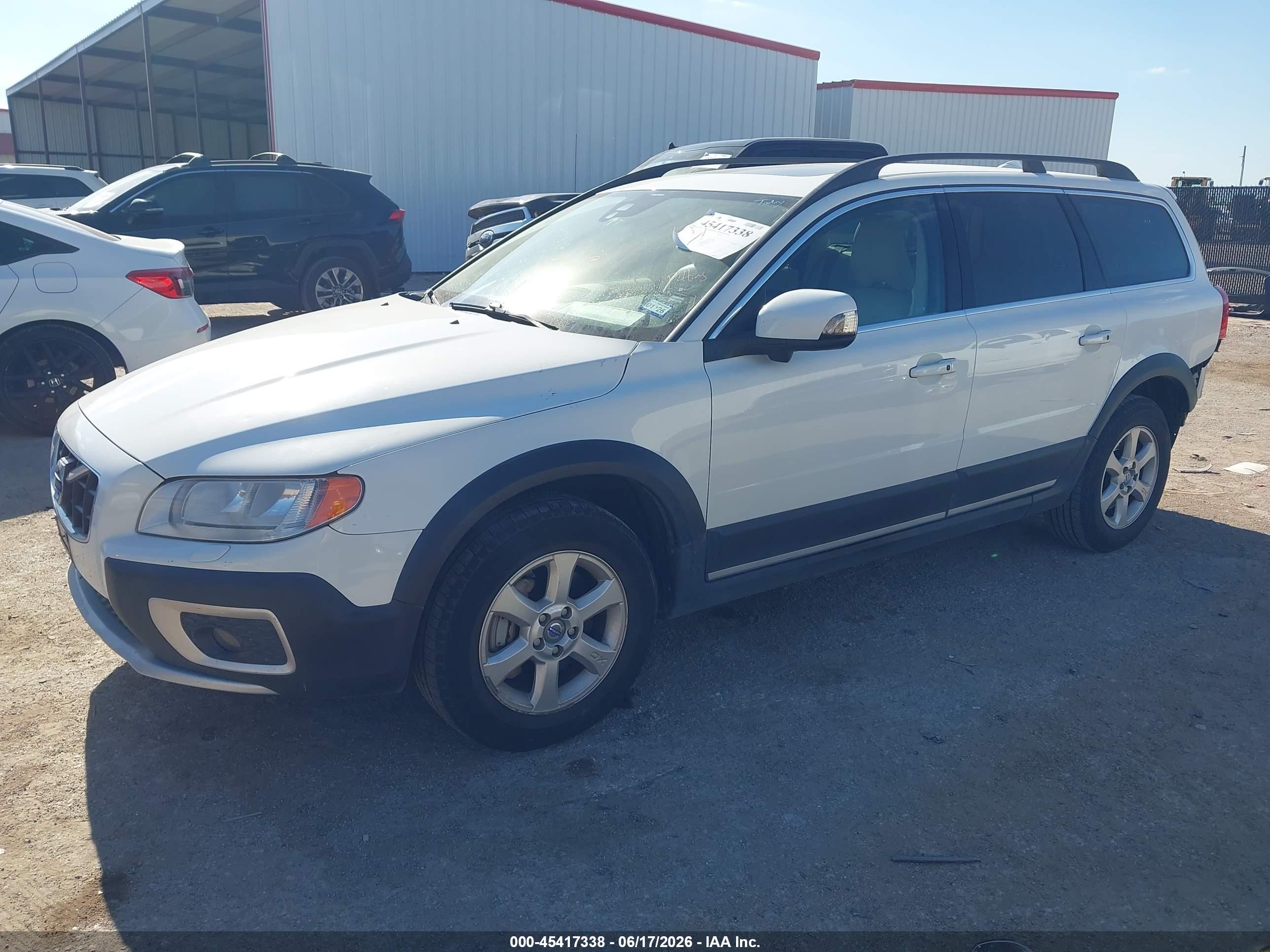 2013 Volvo Xc70 3.2 Platinum/3.2 Premier/3.2l/3.2l Premier Plus White vin: YV4952BL6D1154351