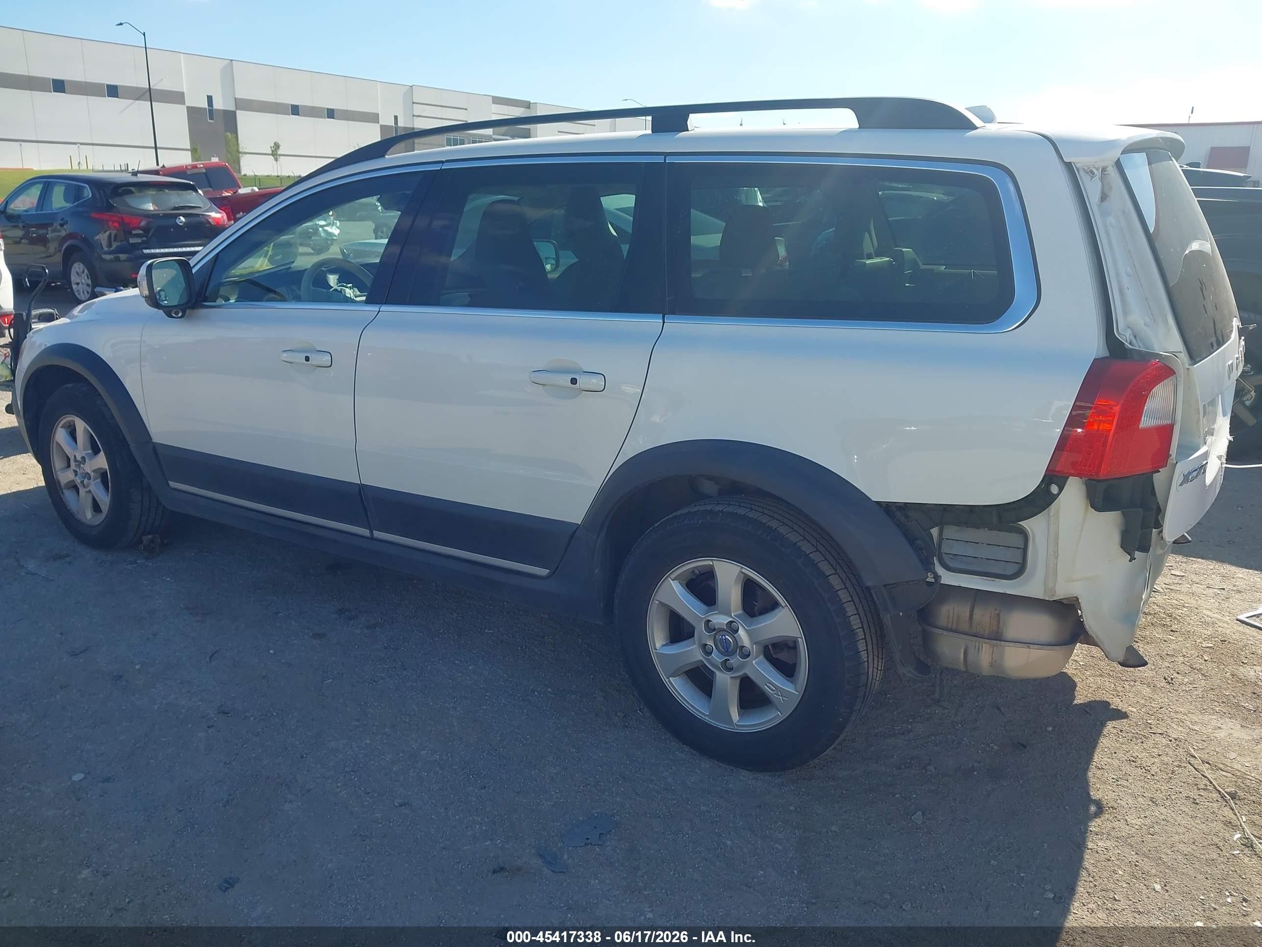 2013 Volvo Xc70 3.2 Platinum/3.2 Premier/3.2l/3.2l Premier Plus White vin: YV4952BL6D1154351