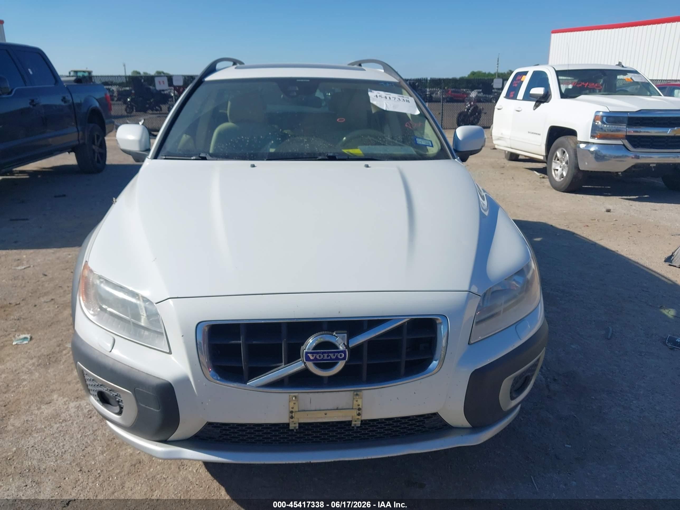 2013 Volvo Xc70 3.2 Platinum/3.2 Premier/3.2l/3.2l Premier Plus White vin: YV4952BL6D1154351