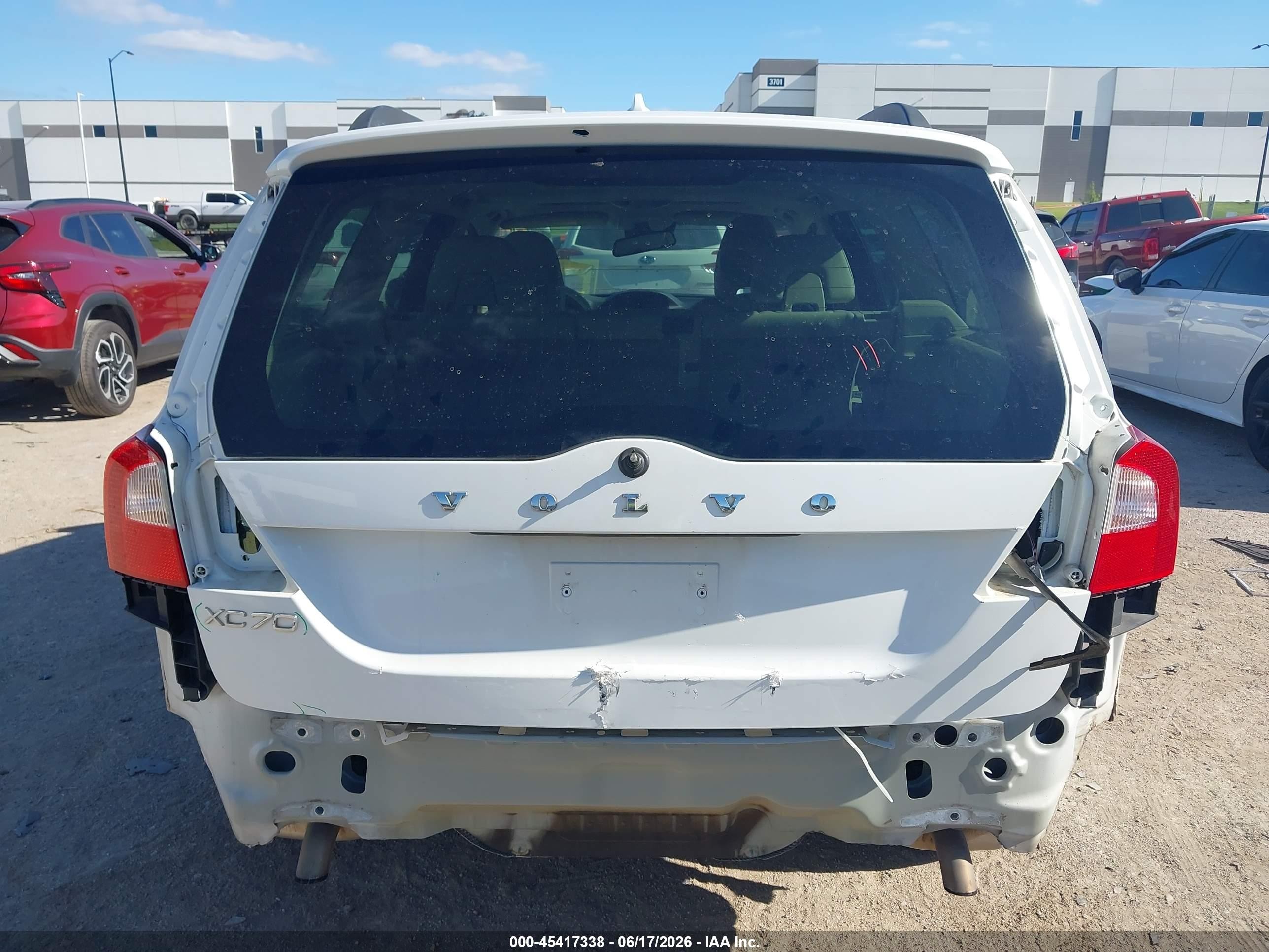2013 Volvo Xc70 3.2 Platinum/3.2 Premier/3.2l/3.2l Premier Plus White vin: YV4952BL6D1154351