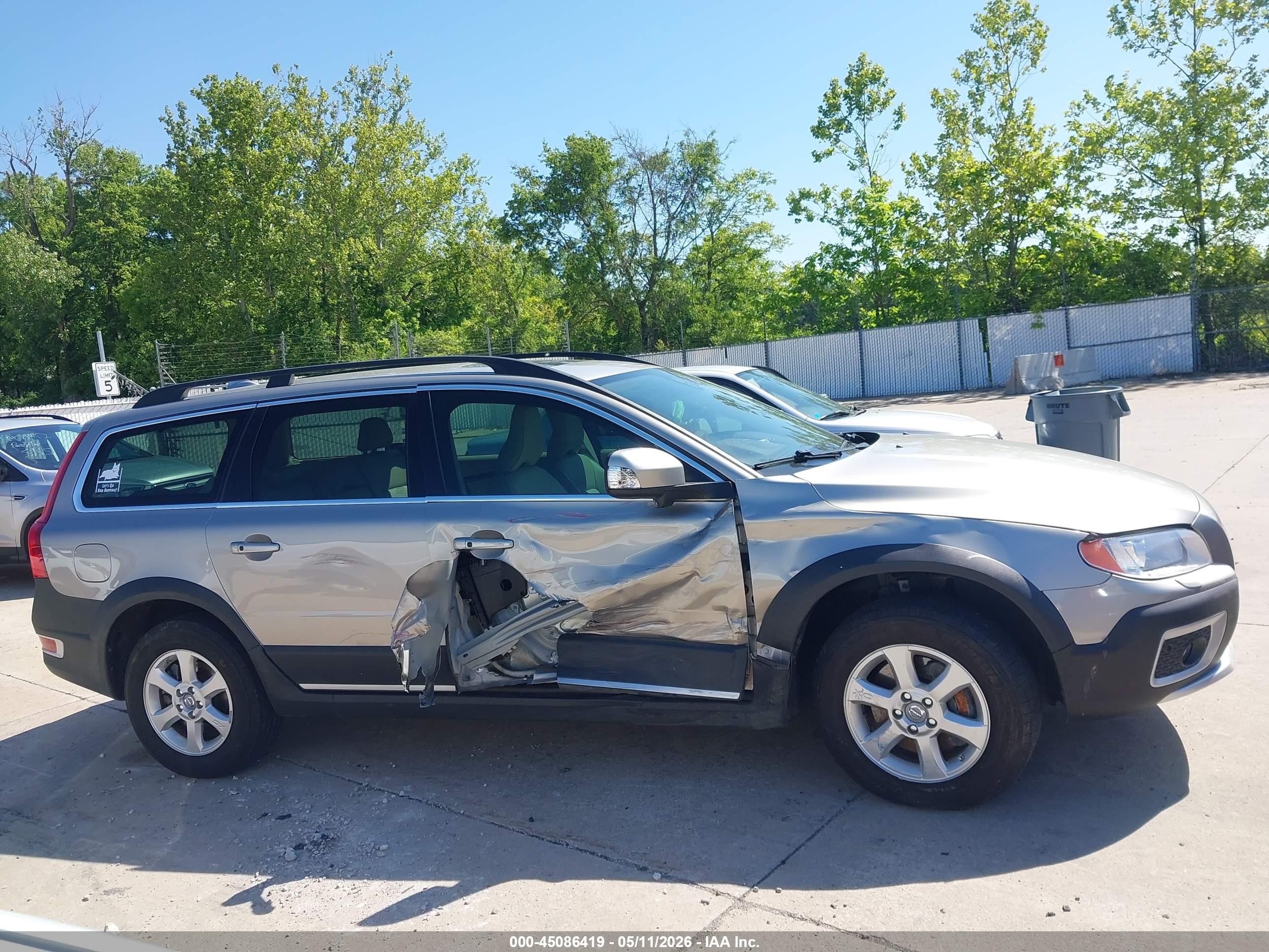 2013 Volvo Xc70 3.2 Premier Plus Silver vin: YV4952BL6D1166368