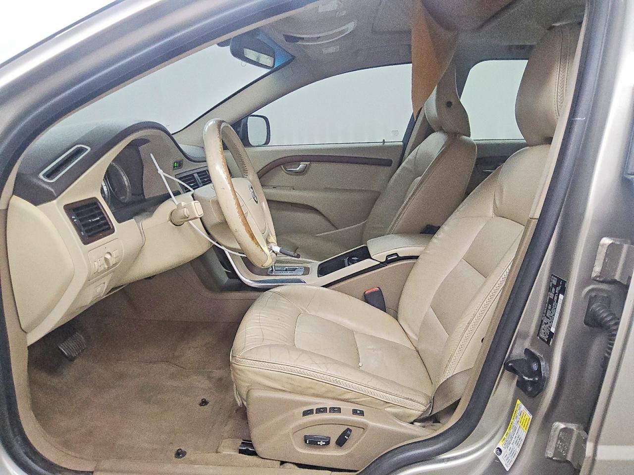 2011 Volvo Xc70 3.2 Beige vin: YV4952BL7B1098238