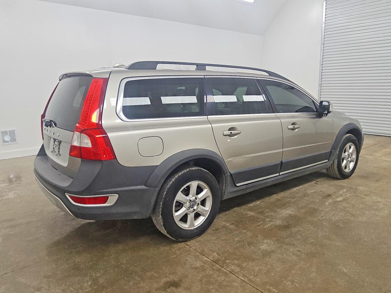 2011 Volvo Xc70 3.2 Beige vin: YV4952BL7B1098238