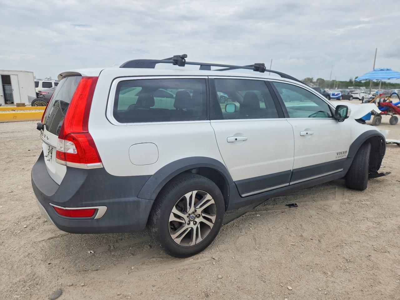 2014 Volvo Xc70 3.2 Белый vin: YV4952BL7E1180541