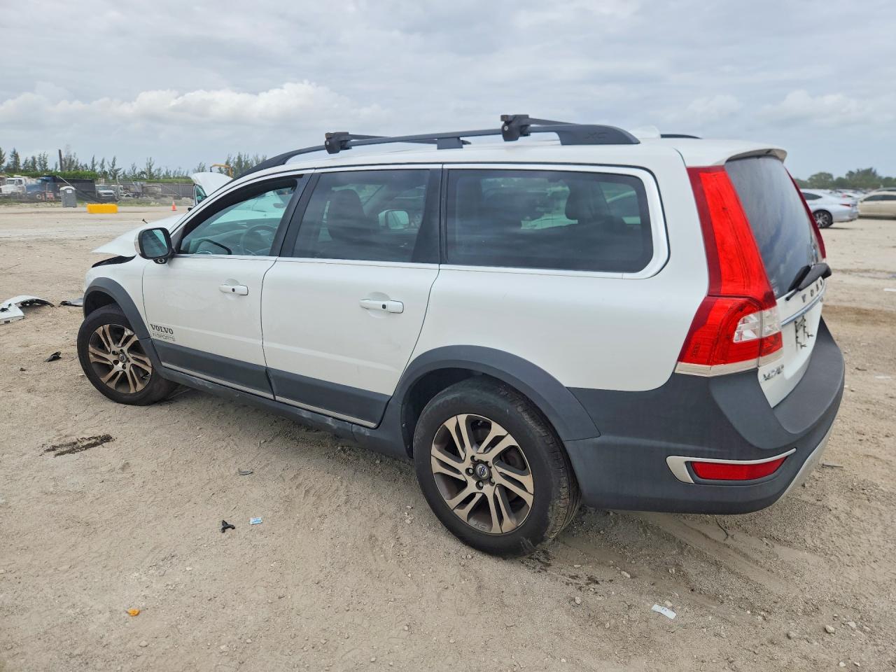 2014 Volvo Xc70 3.2 Белый vin: YV4952BL7E1180541