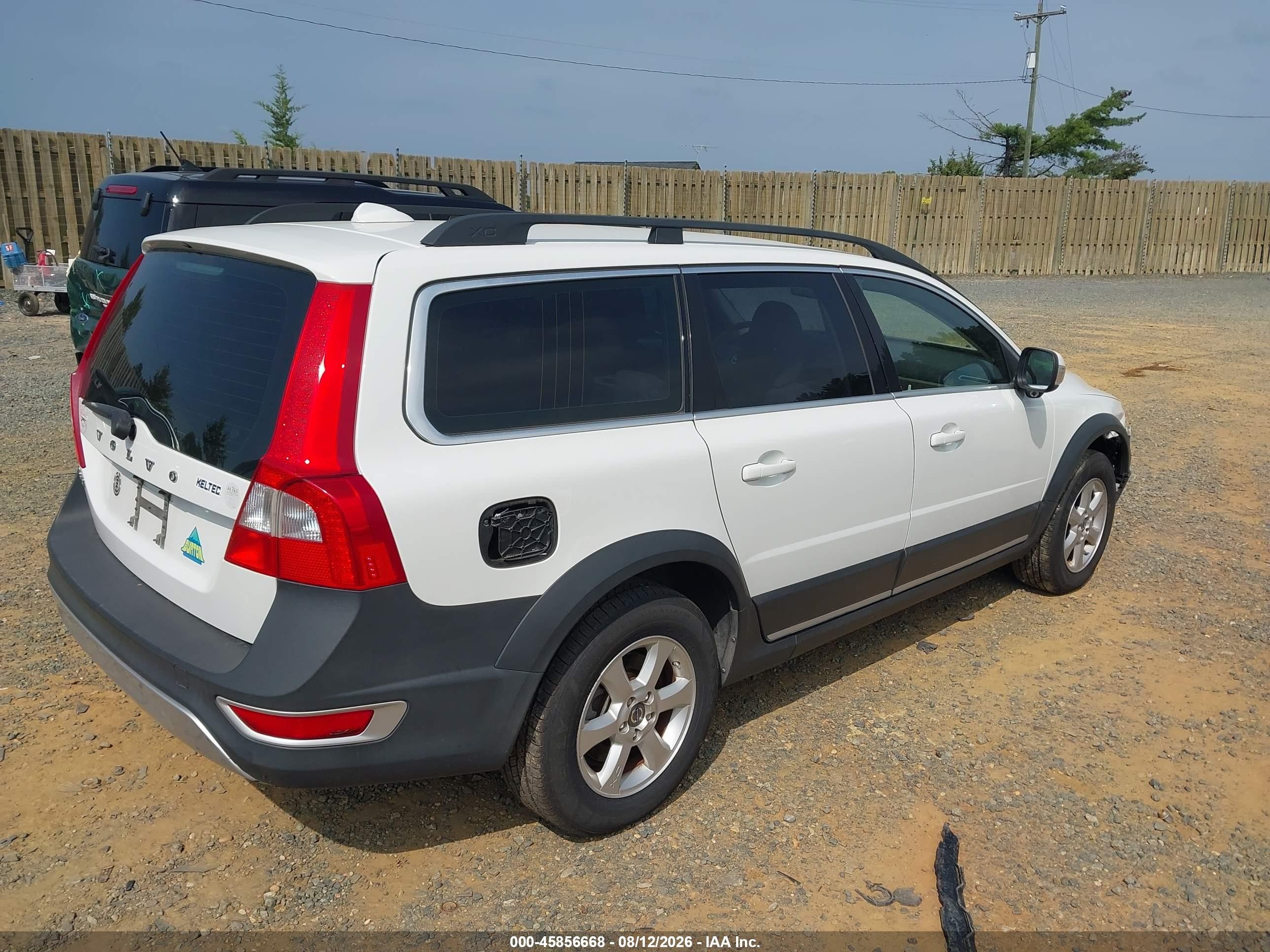 2011 Volvo Xc70 3.2l White vin: YV4952BL8B1097096
