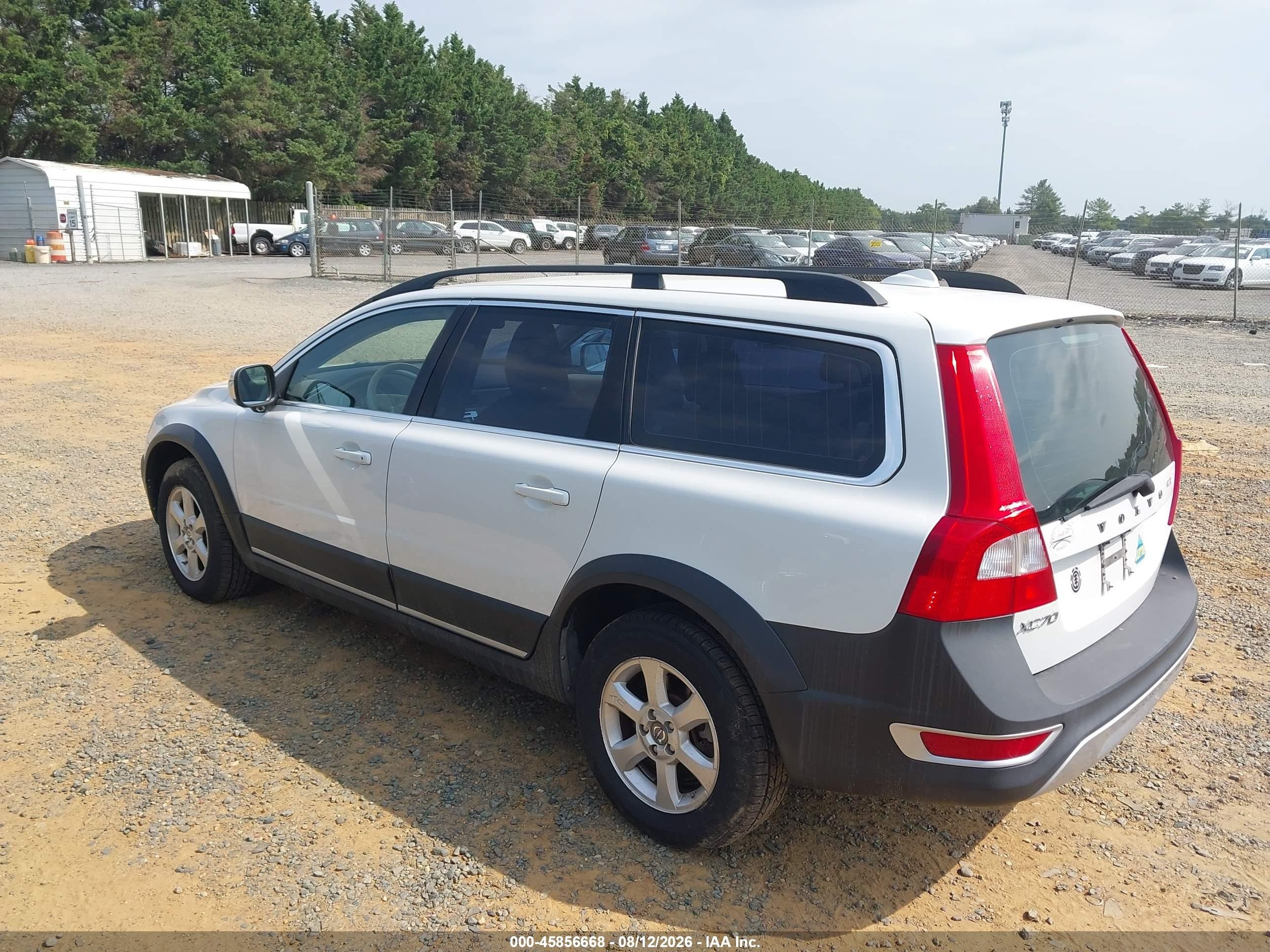 2011 Volvo Xc70 3.2l White vin: YV4952BL8B1097096