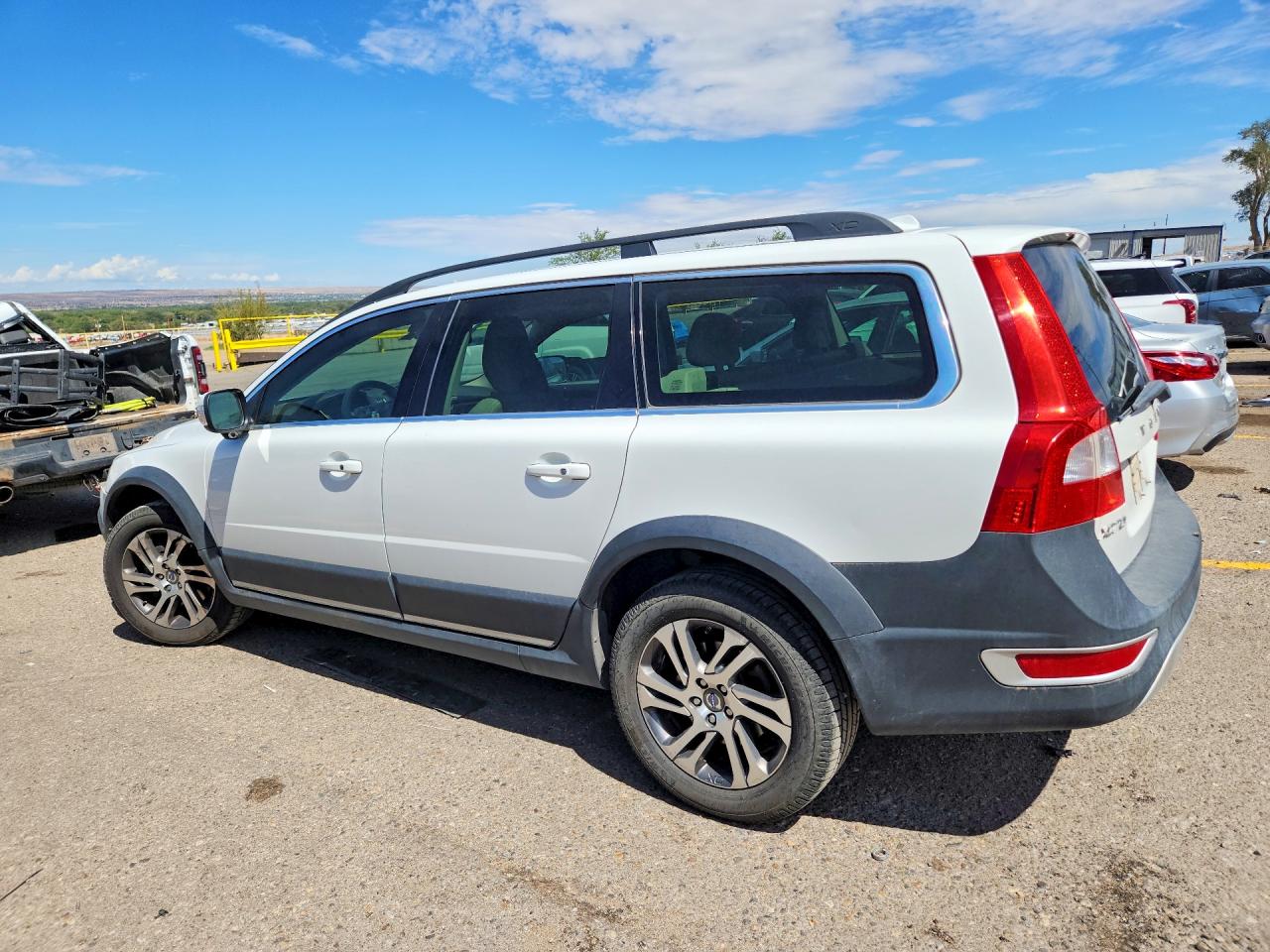 2013 Volvo Xc70 3.2 White vin: YV4952BL9D1163450