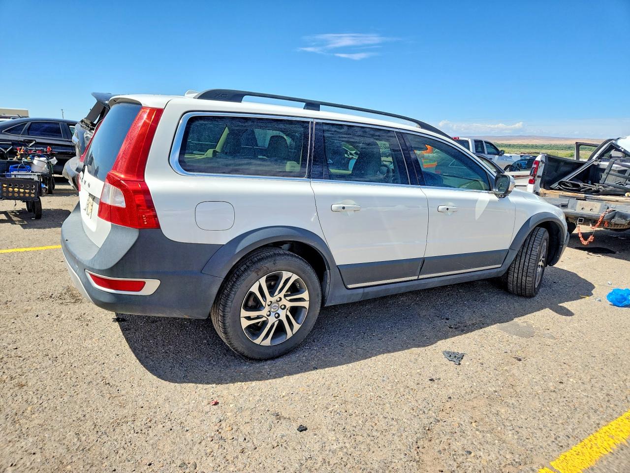 2013 Volvo Xc70 3.2 White vin: YV4952BL9D1163450