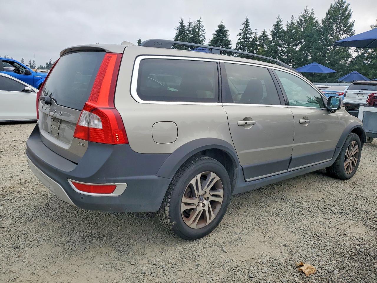 2013 Volvo Xc70 3.2 Cream vin: YV4952BZ4D1169385