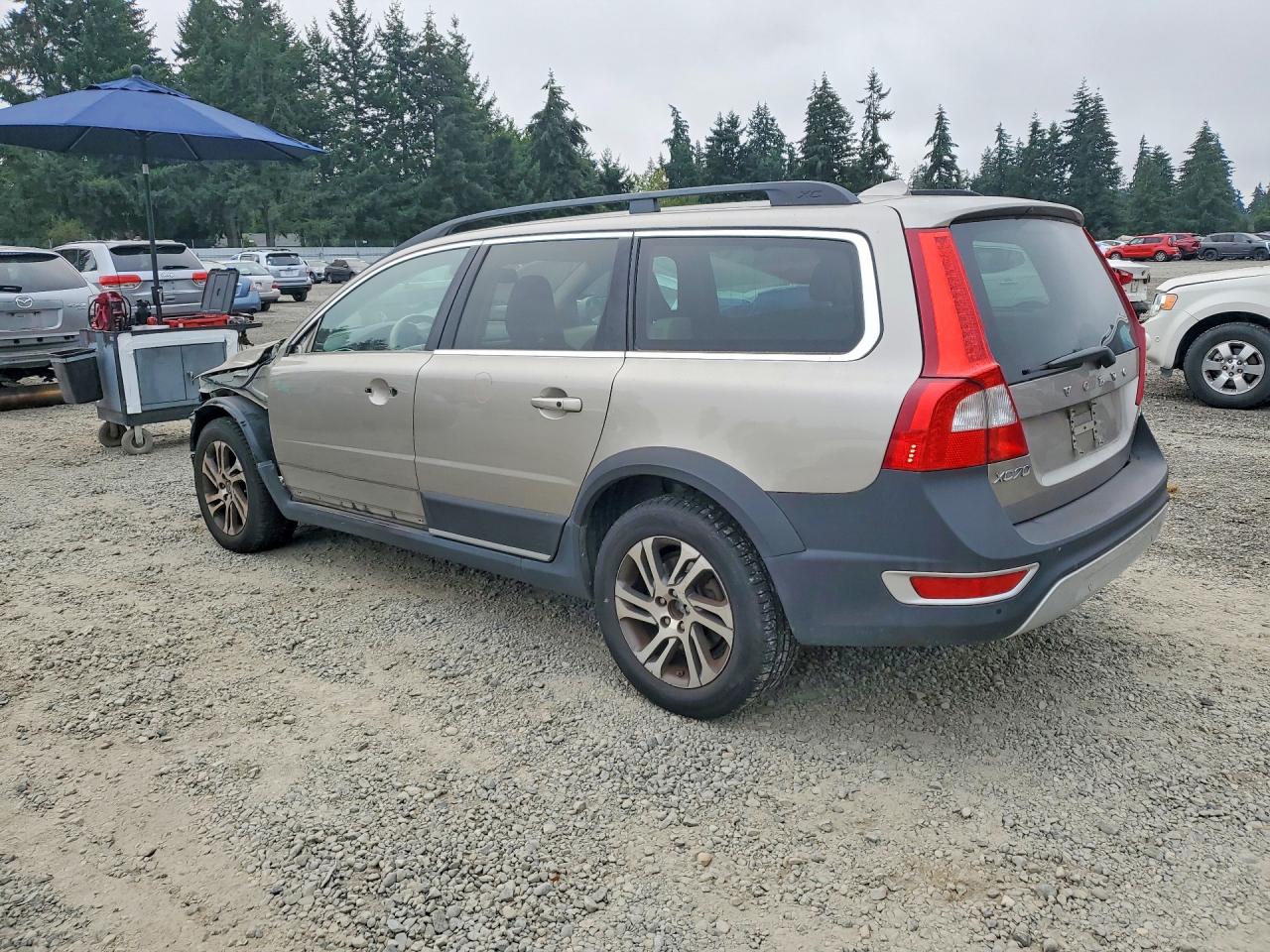 2013 Volvo Xc70 3.2 Cream vin: YV4952BZ4D1169385