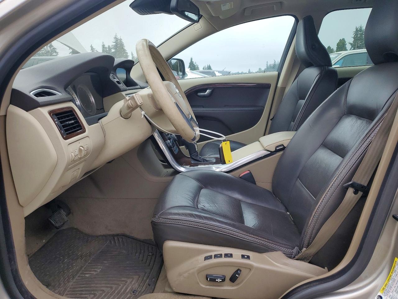 2013 Volvo Xc70 3.2 Cream vin: YV4952BZ4D1169385