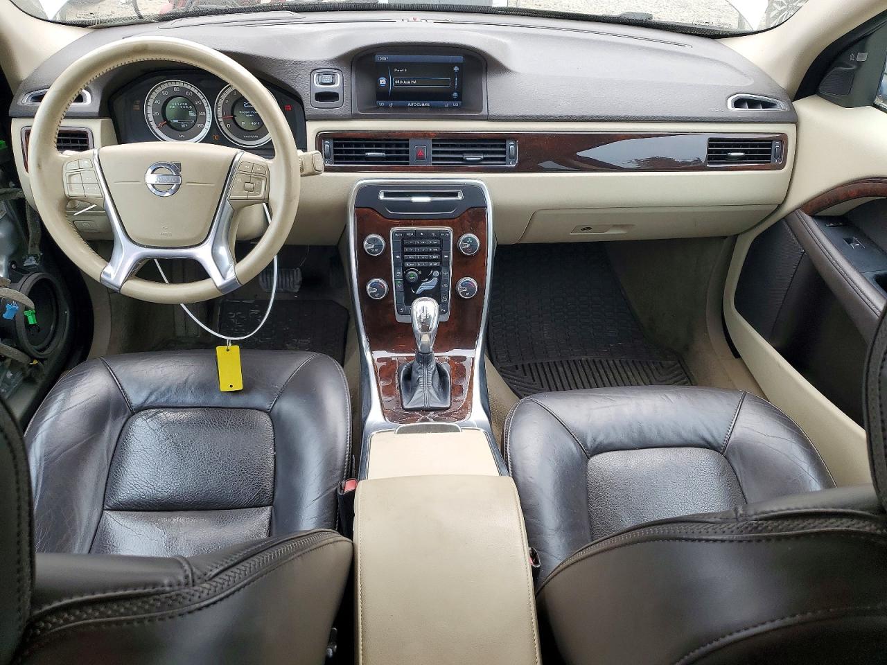 2013 Volvo Xc70 3.2 Cream vin: YV4952BZ4D1169385