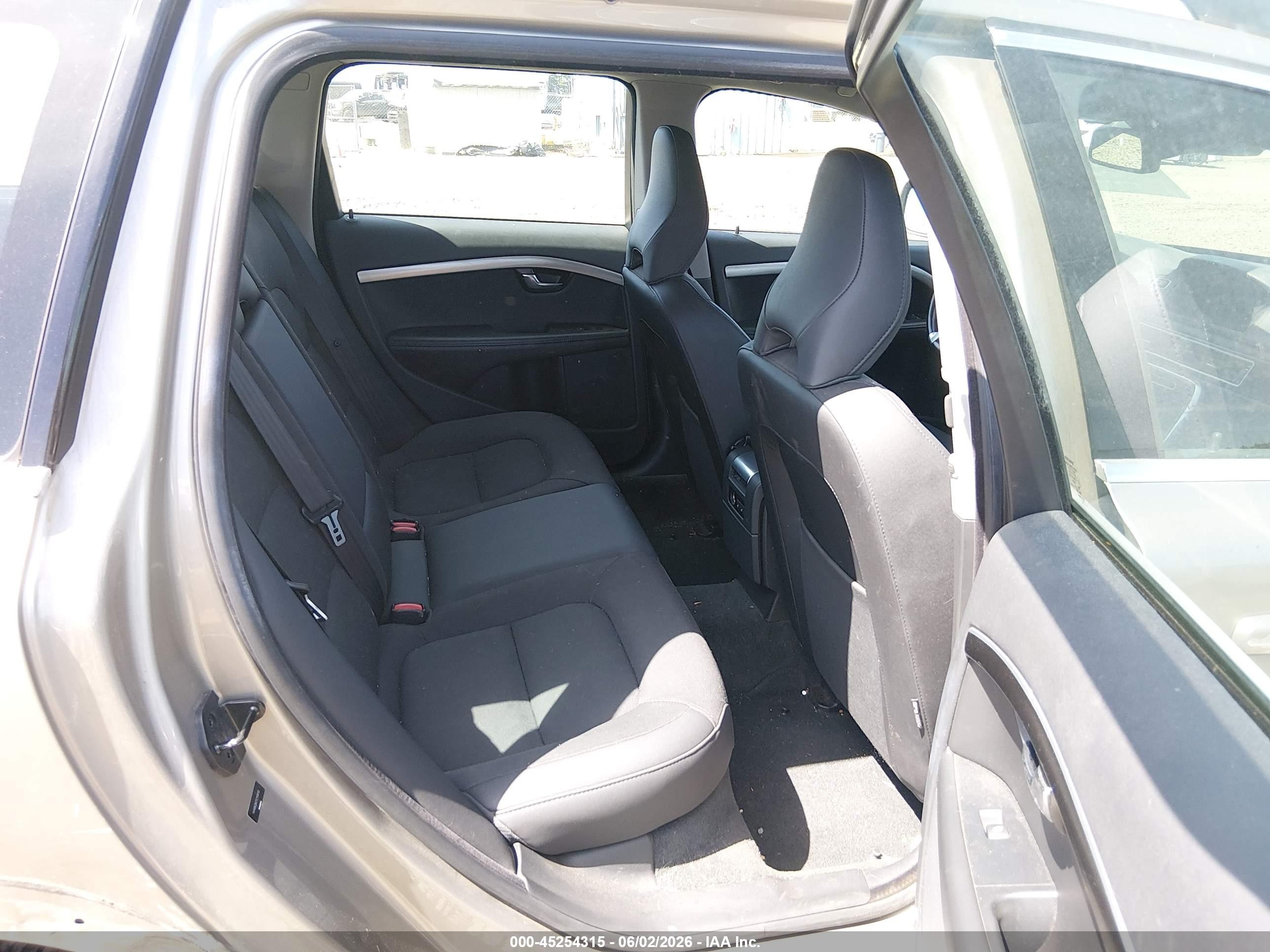 2012 Volvo Xc70 3.2/3.2 Platinum/3.2 Premier/3.2 Premier Plus Champagne vin: YV4952BZ7C1119112