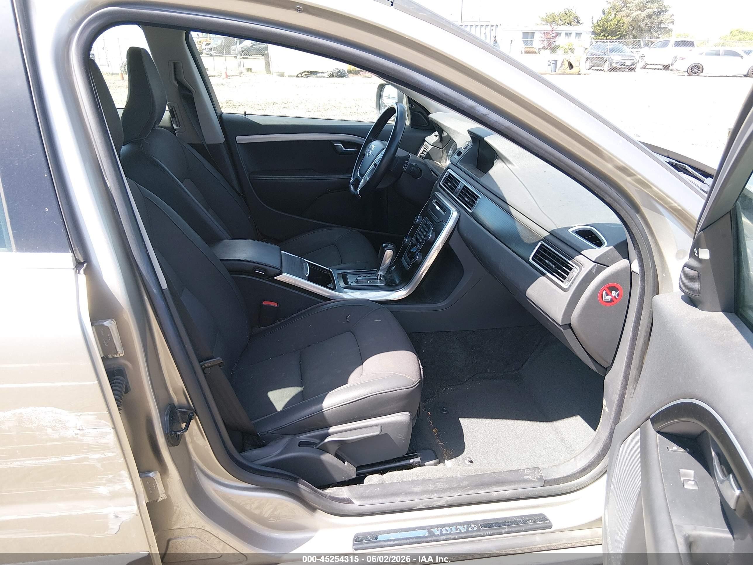2012 Volvo Xc70 3.2/3.2 Platinum/3.2 Premier/3.2 Premier Plus Champagne vin: YV4952BZ7C1119112