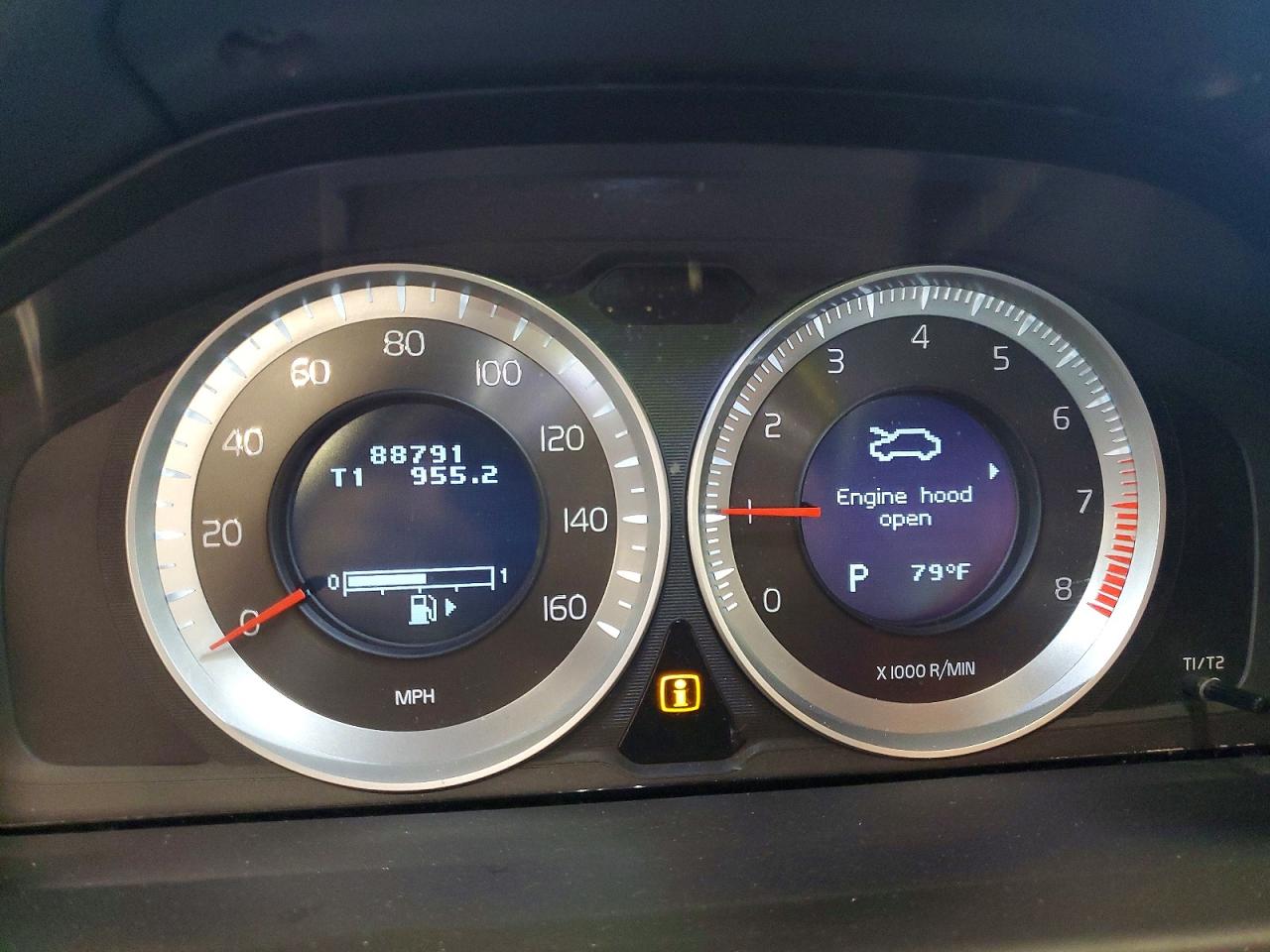 2013 Volvo Xc70 3.2 Red vin: YV4952BZ8D1164447