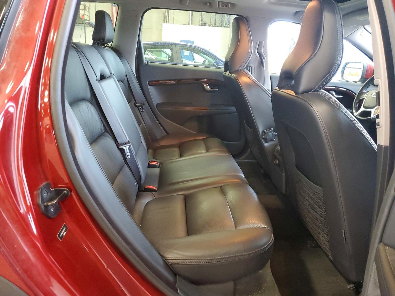 2013 Volvo Xc70 3.2 Red vin: YV4952BZ8D1164447