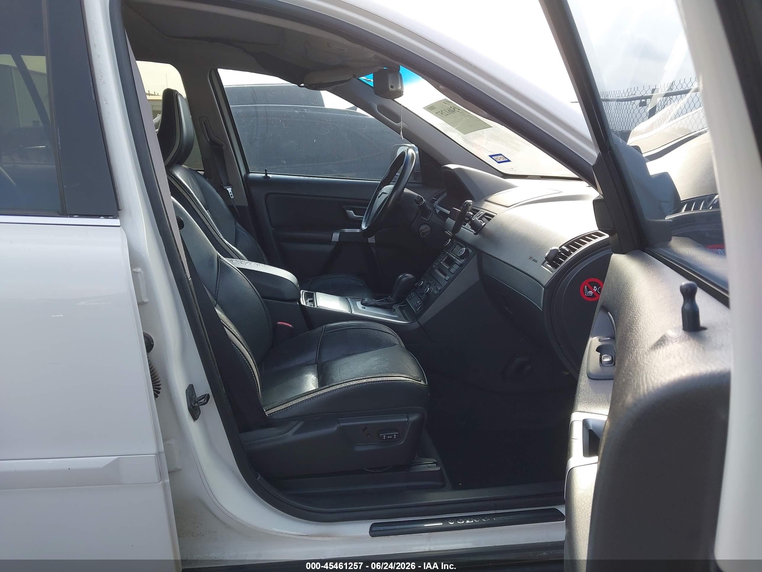 2012 Volvo Xc90 3.2 R-design White vin: YV4952CF2C1615794
