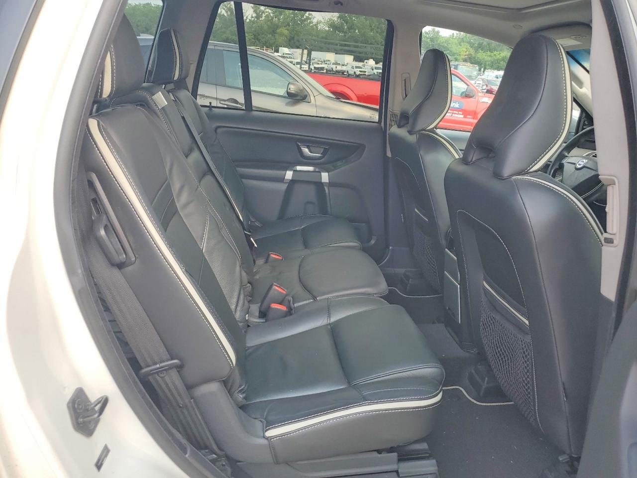 2011 Volvo Xc90 R Design White vin: YV4952CT1B1592013