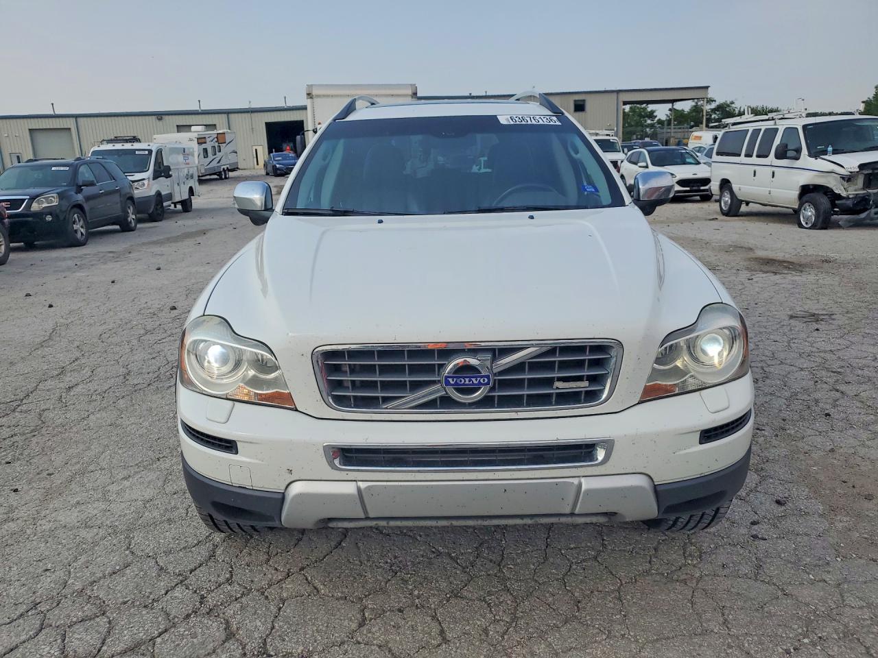 2011 Volvo Xc90 R Design White vin: YV4952CT1B1592013
