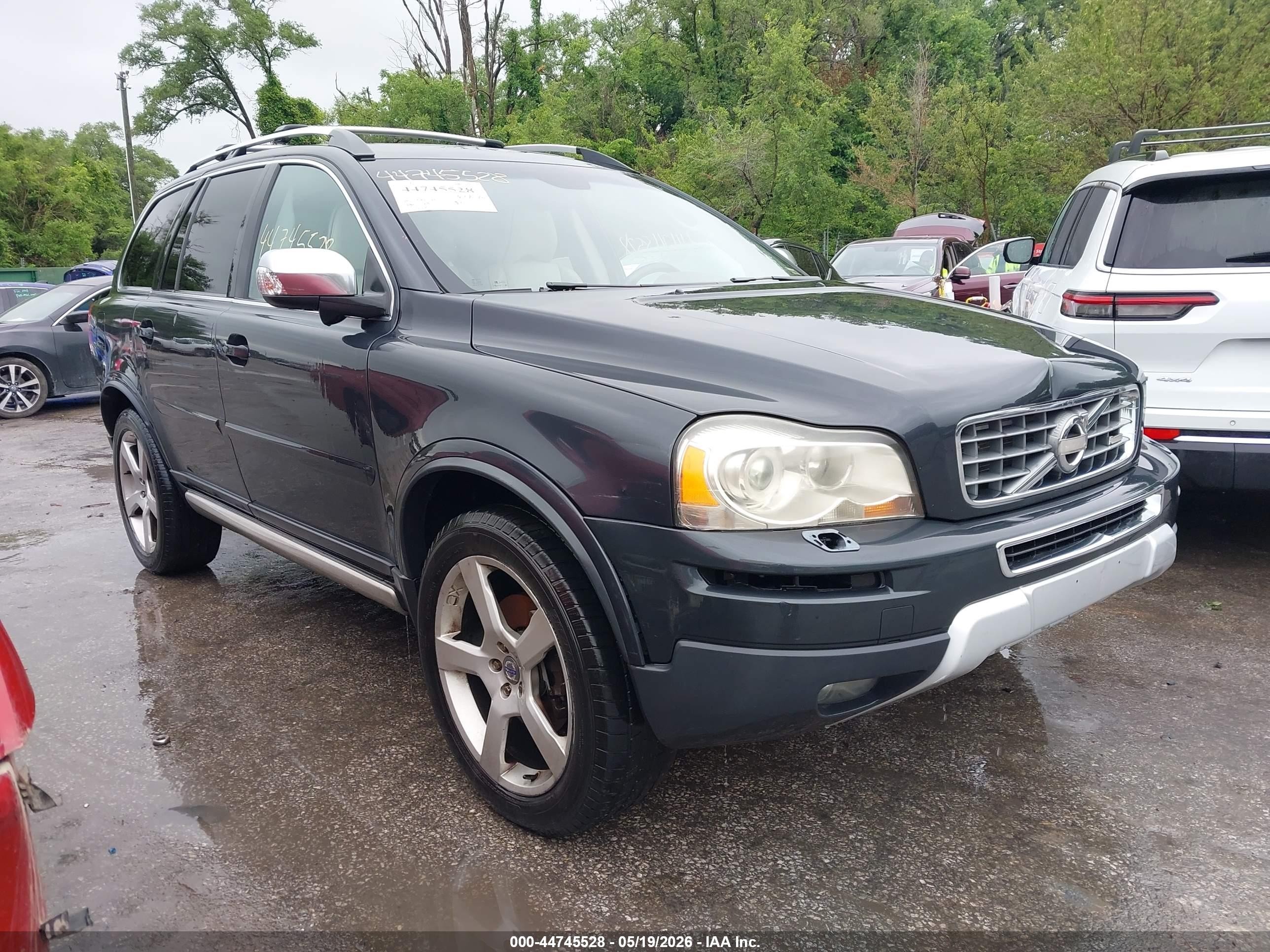 YV4952CT2B1600524