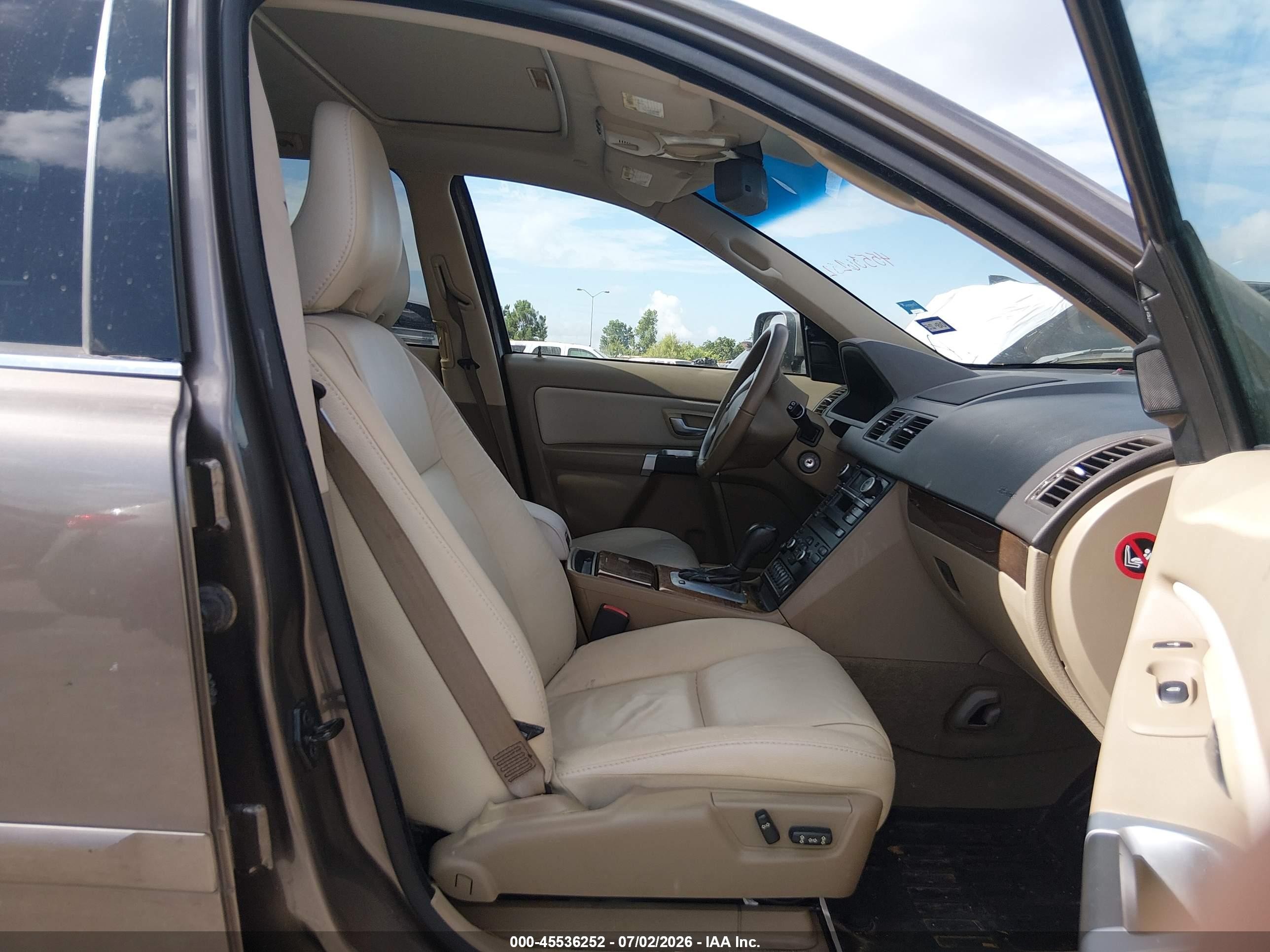 2011 Volvo Xc90 3.2 Tan vin: YV4952CY2B1585776
