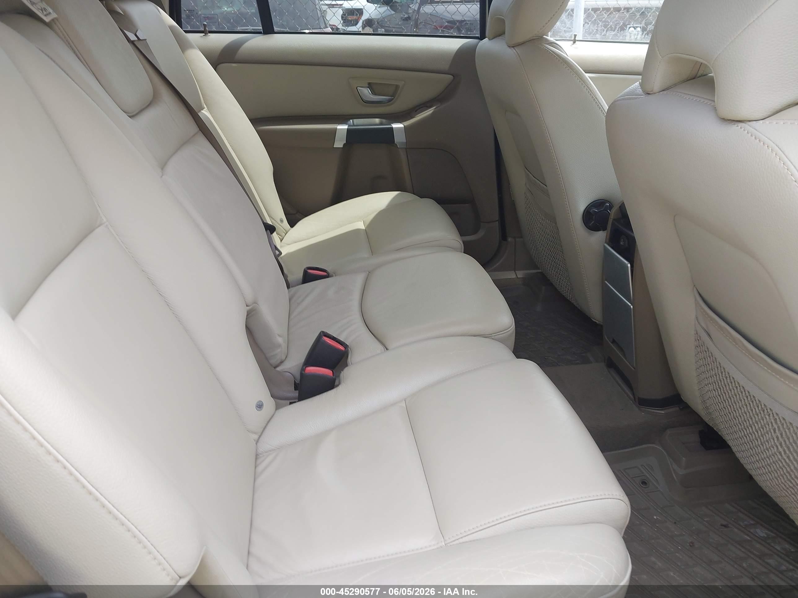 2013 Volvo Xc90 3.2/3.2 Platinum/3.2 Premier Plus White vin: YV4952CYXD1665054