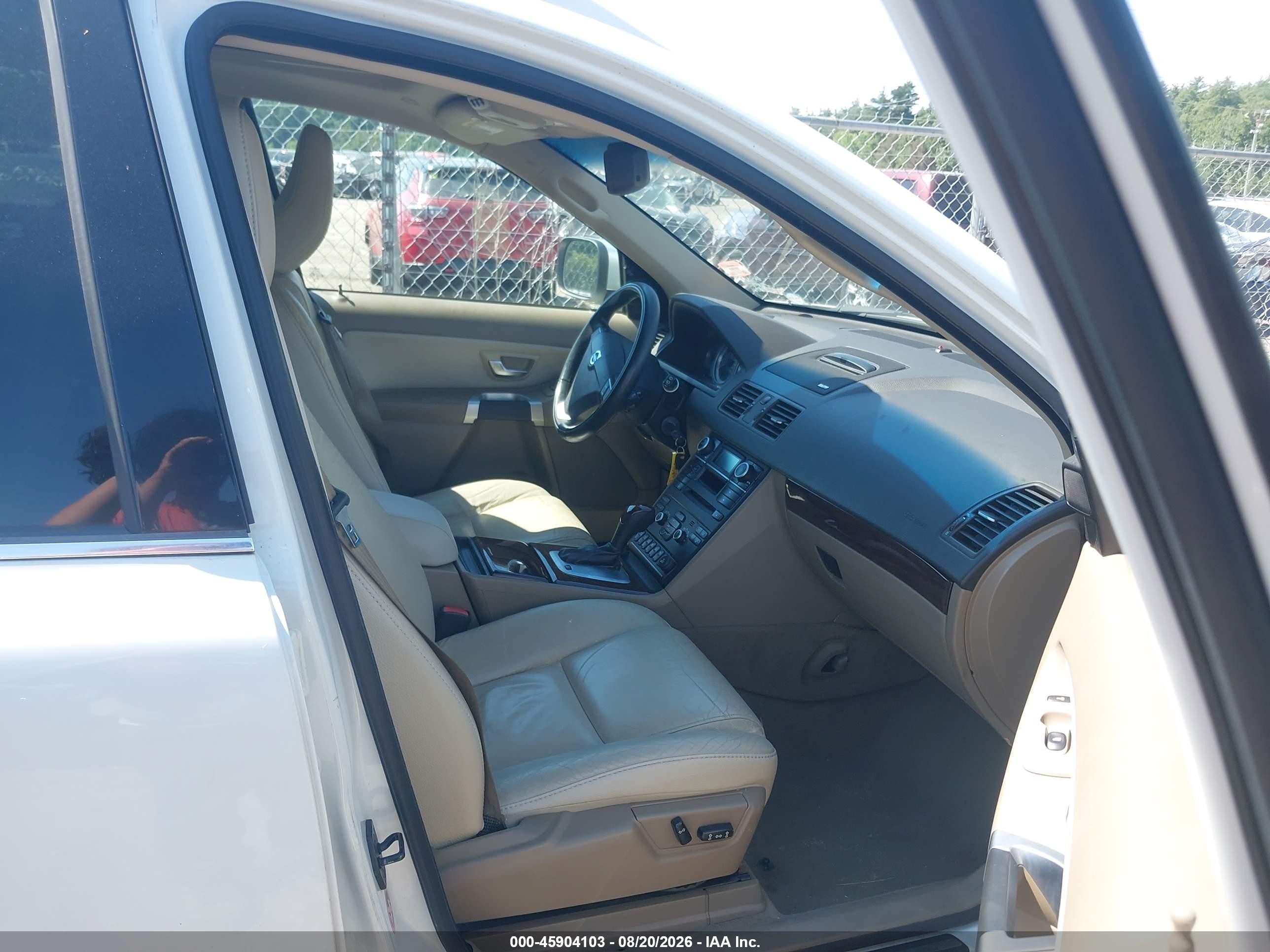2014 Volvo Xc90 3.2 Platinum White vin: YV4952CZ3E1699430