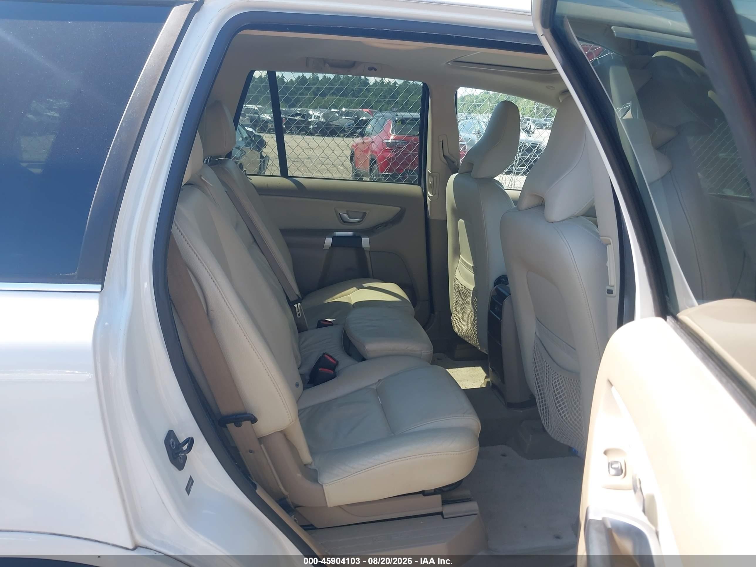 2014 Volvo Xc90 3.2 Platinum White vin: YV4952CZ3E1699430