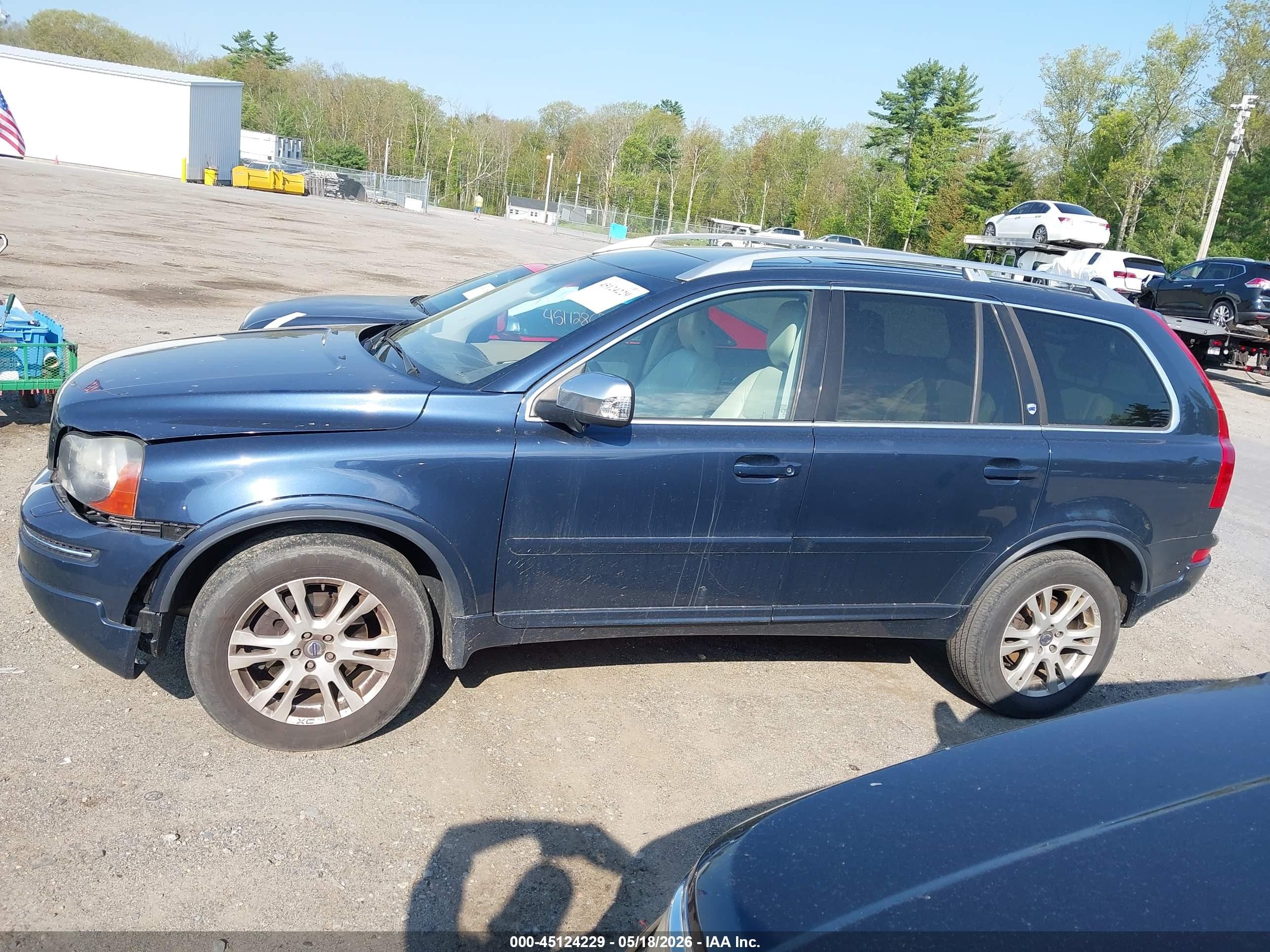 2014 Volvo Xc90   Blue vin: YV4952CZ5E1687652
