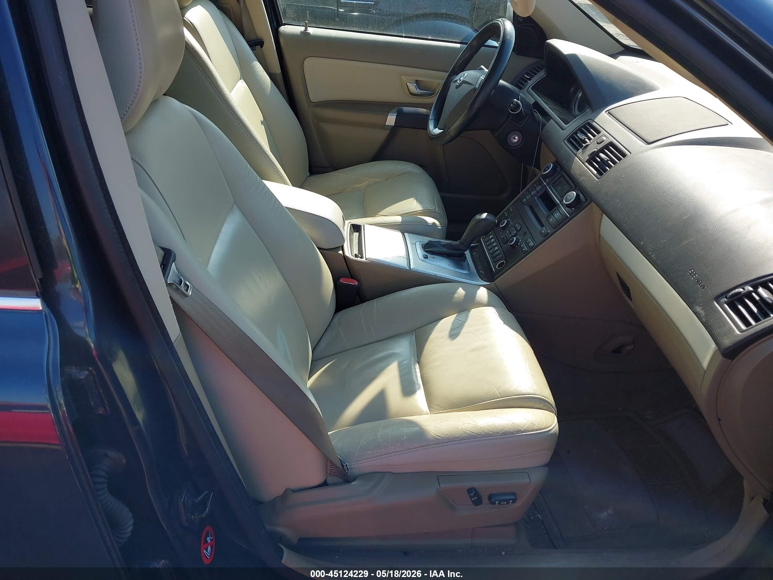 2014 Volvo Xc90   Blue vin: YV4952CZ5E1687652