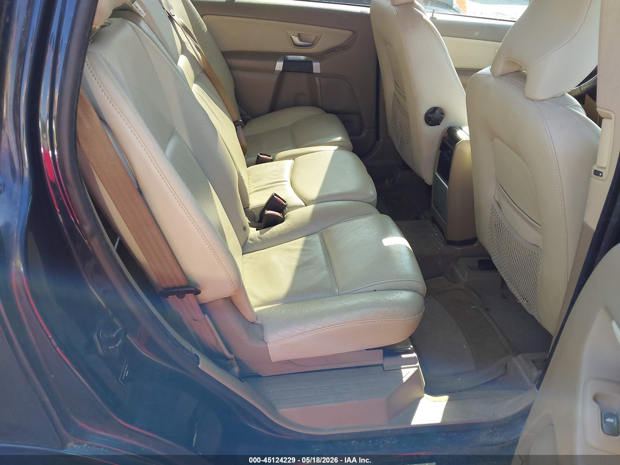 2014 Volvo Xc90   Blue vin: YV4952CZ5E1687652