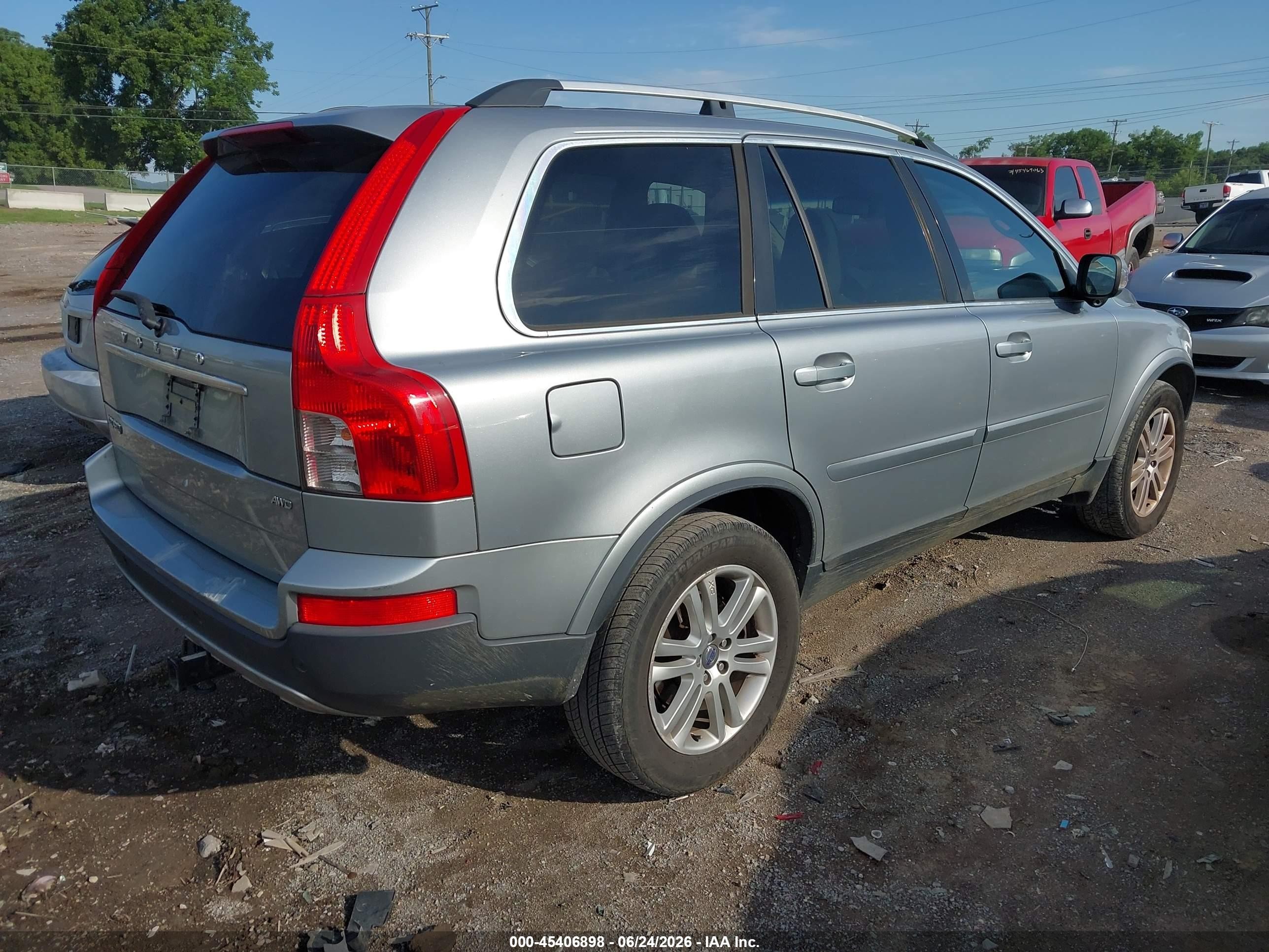2012 Volvo Xc90   Silver vin: YV4952CZ8C1610920