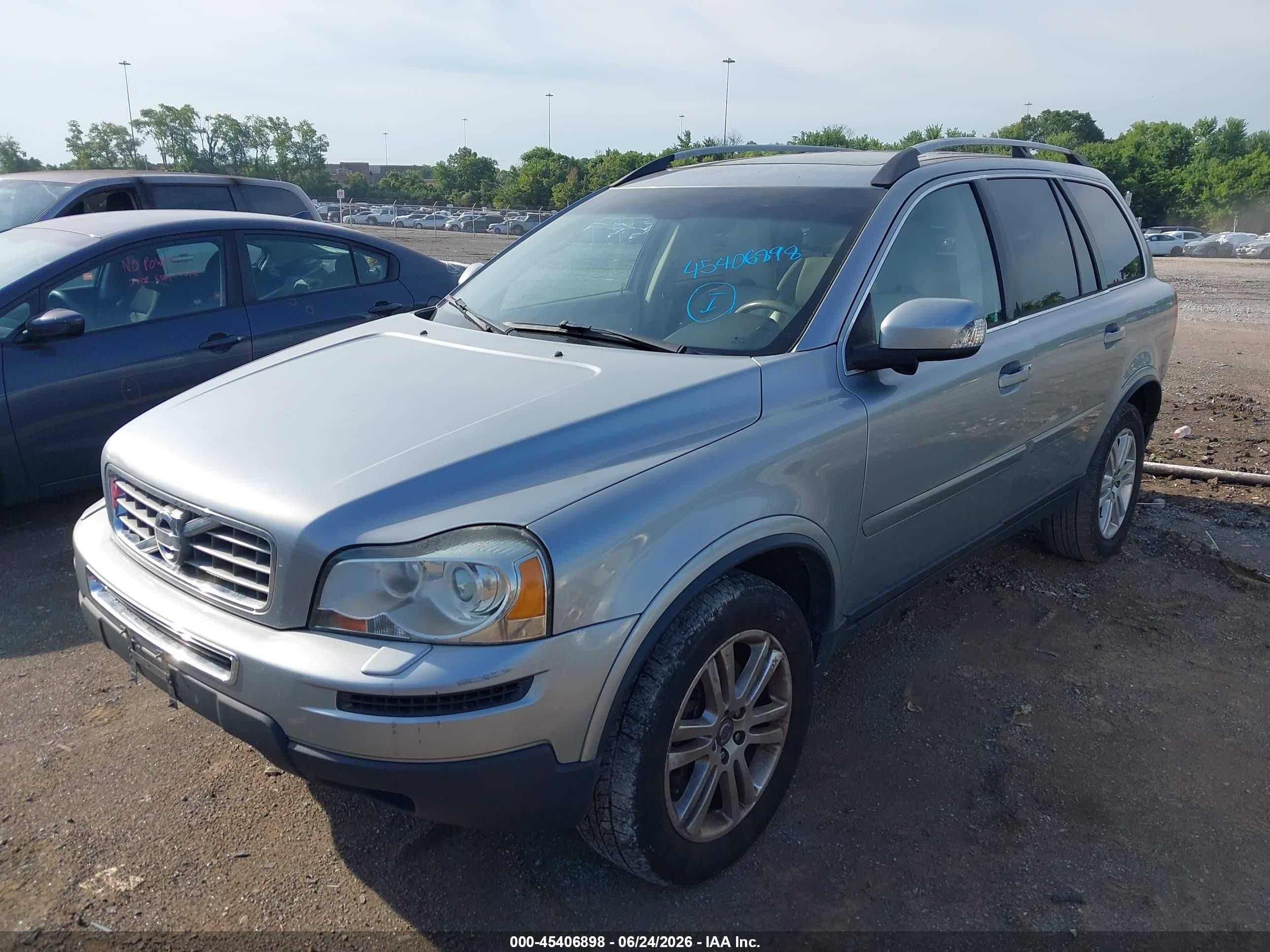 2012 Volvo Xc90   Silver vin: YV4952CZ8C1610920