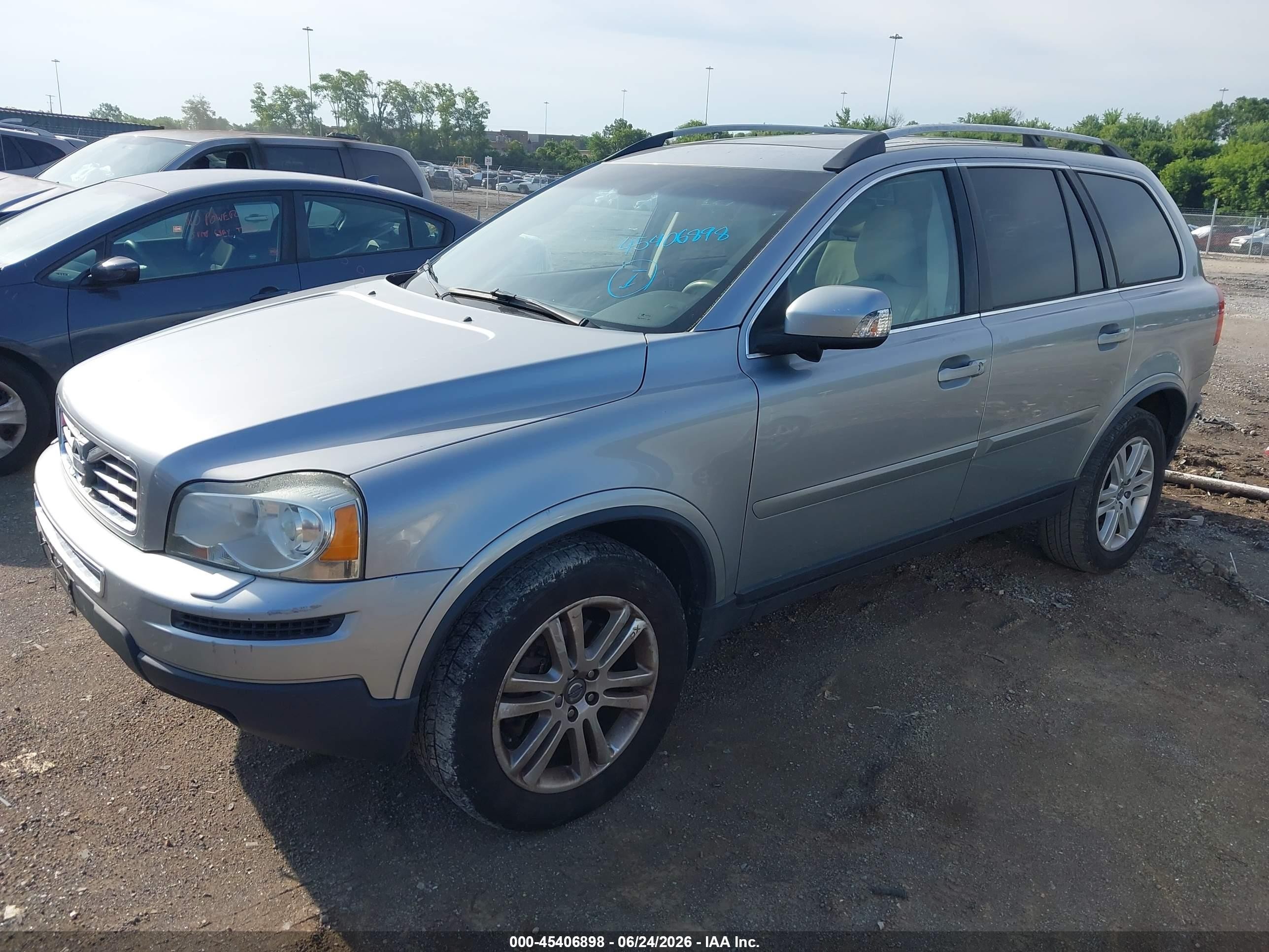 2012 Volvo Xc90   Silver vin: YV4952CZ8C1610920