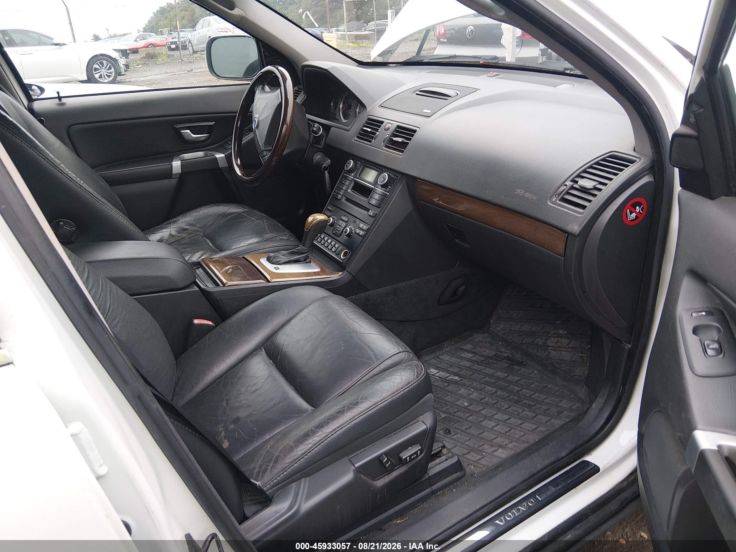2012 Volvo Xc90 3.2 Platinum White vin: YV4952CZ9C1618072