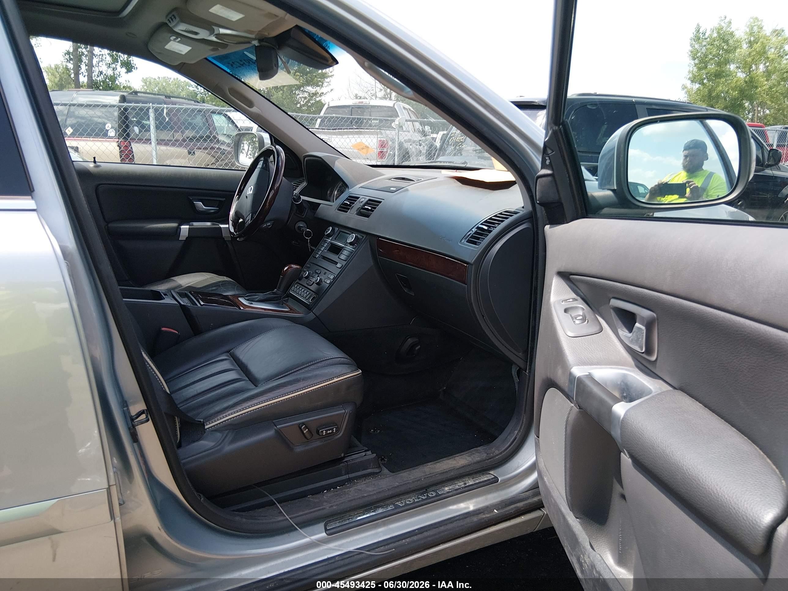 2014 Volvo Xc90 3.2 Platinum Silver vin: YV4952CZ9E1689680