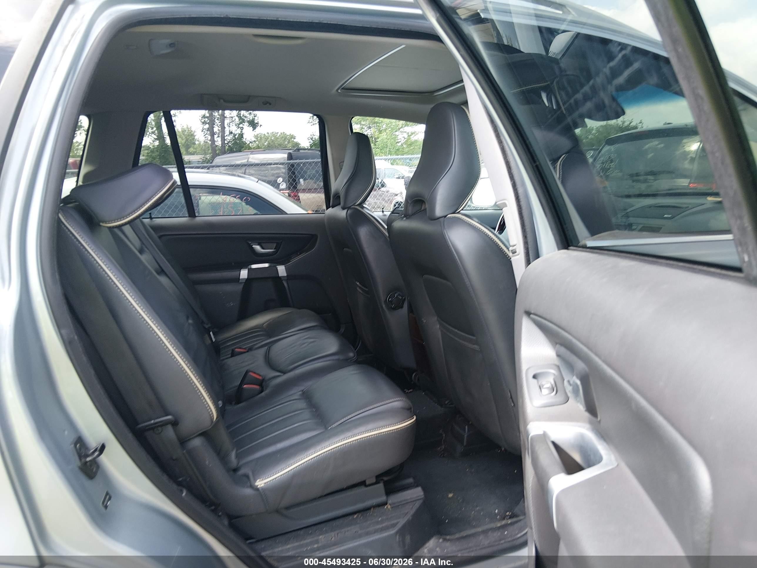 2014 Volvo Xc90 3.2 Platinum Silver vin: YV4952CZ9E1689680