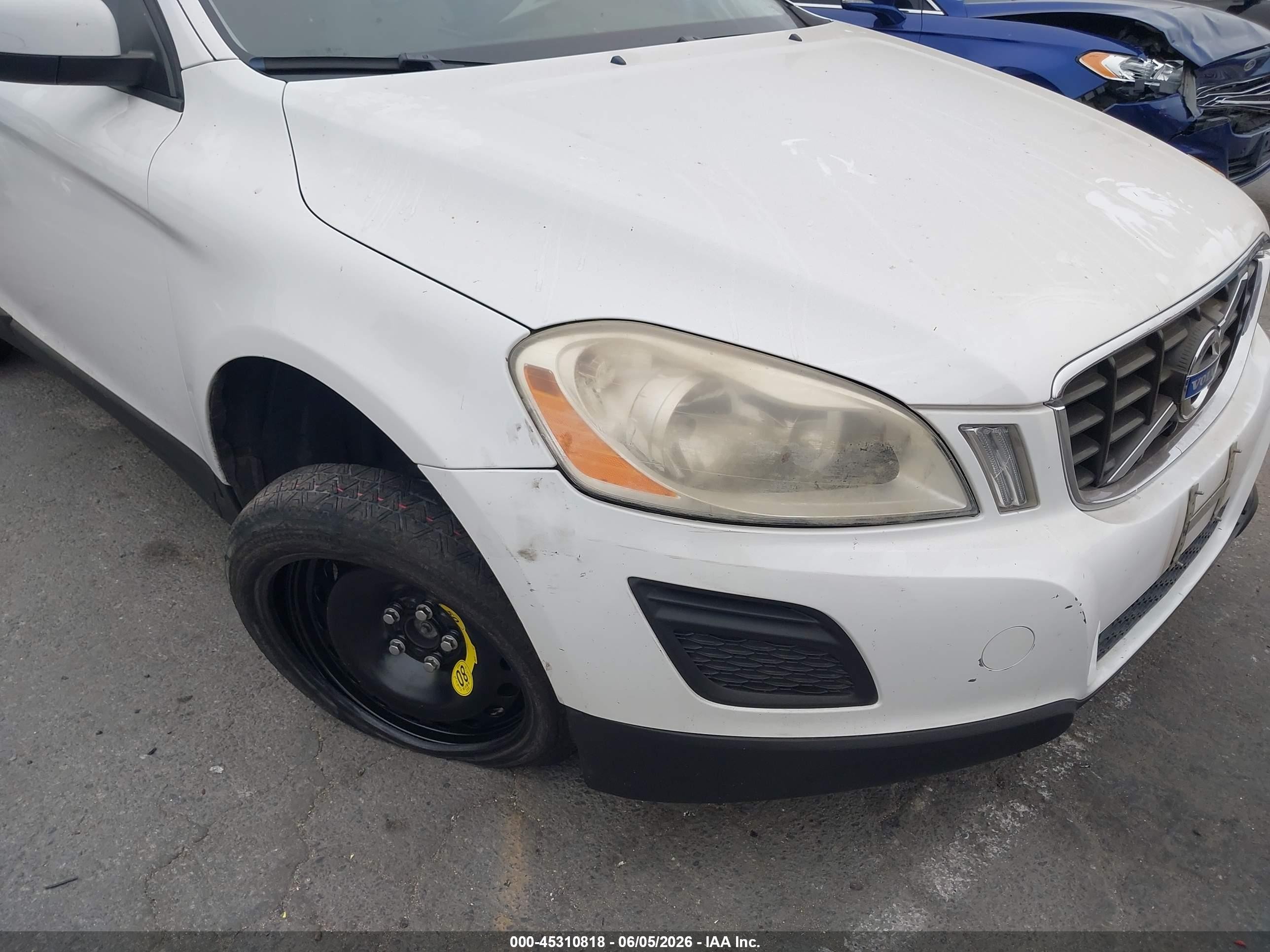2011 Volvo Xc60 3.2/3.2 R-design Белый vin: YV4952DL0B2142345