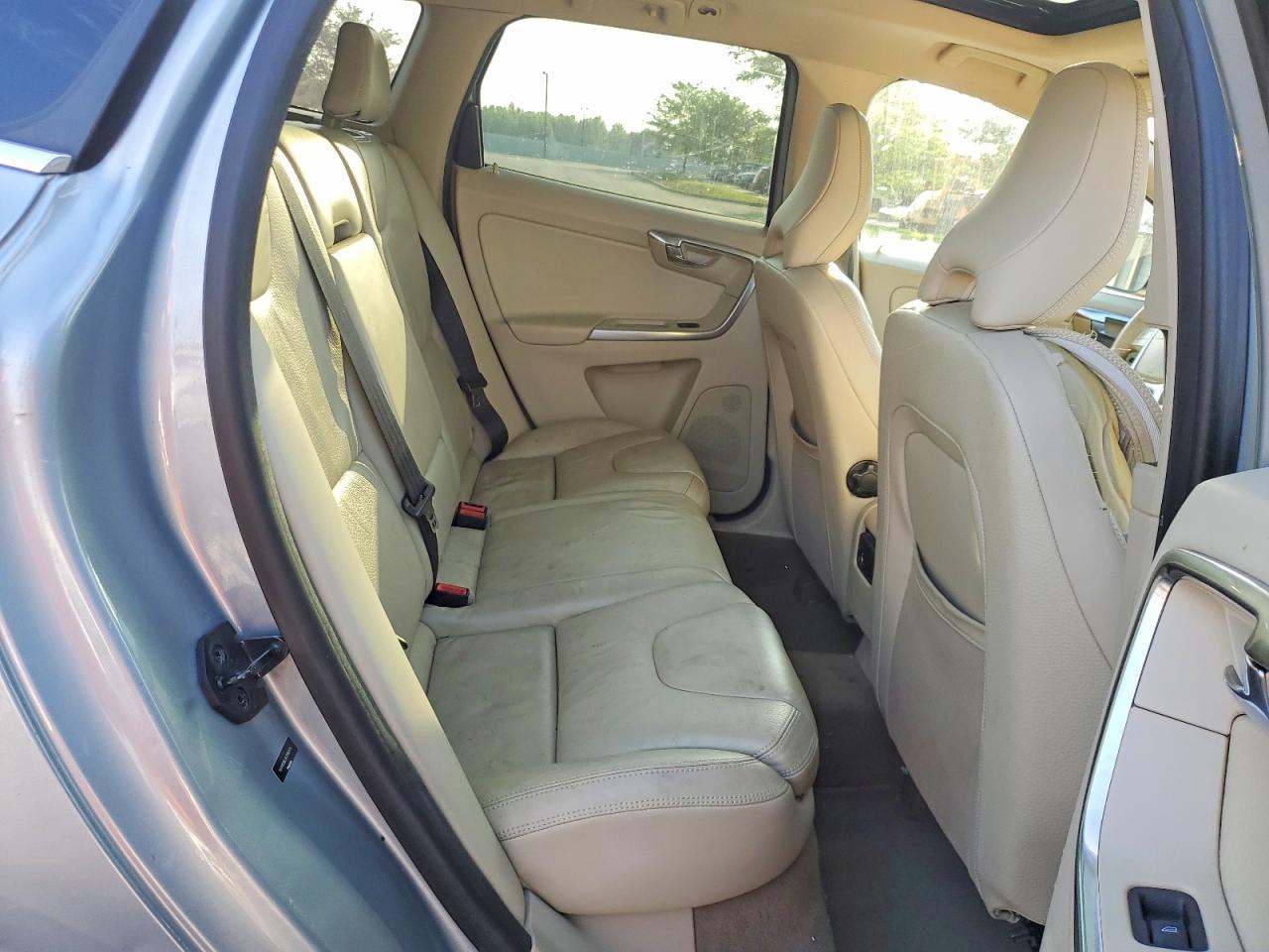 2012 Volvo Xc60 3.2 Silver vin: YV4952DL0C2316173