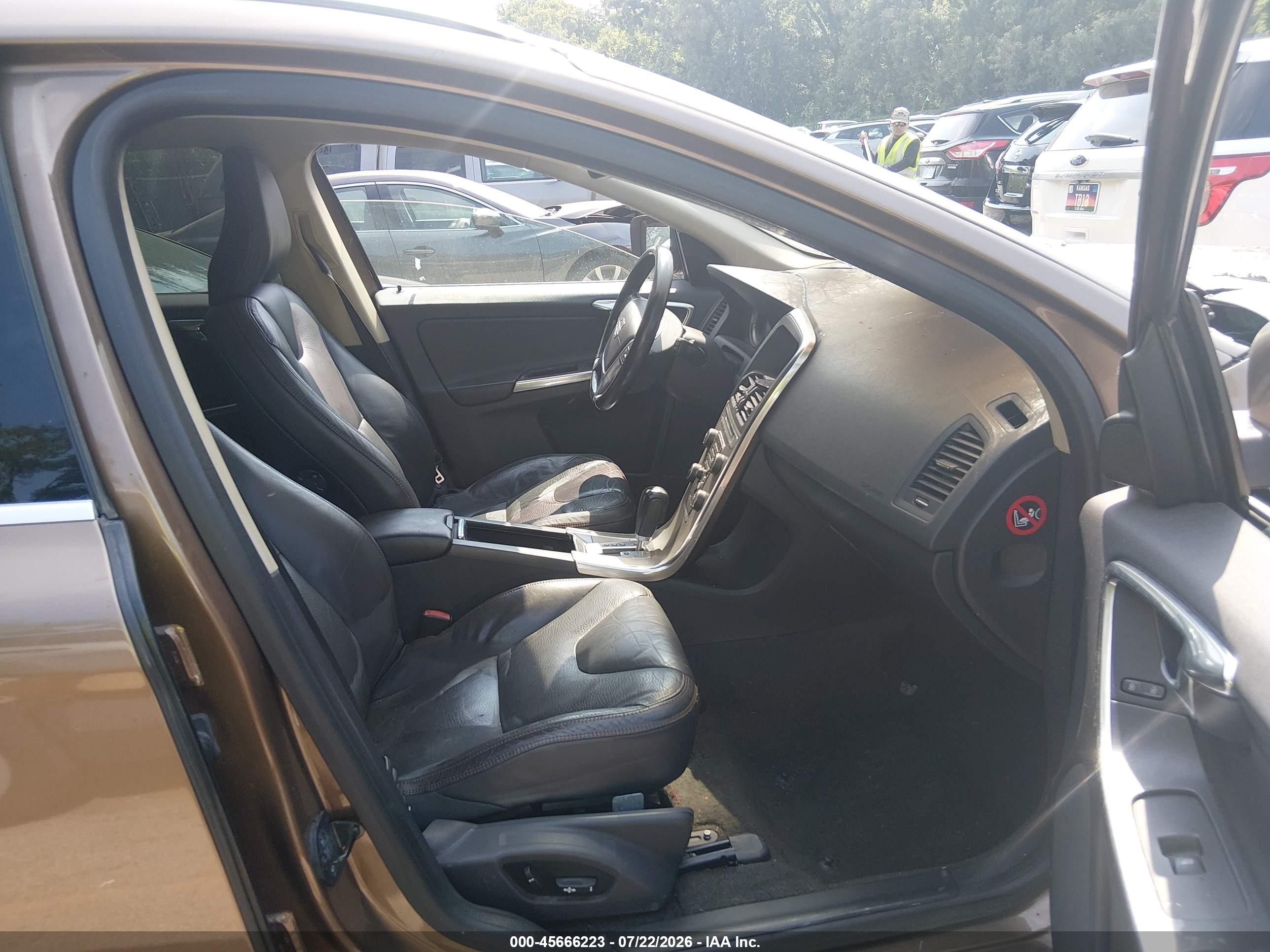 2012 Volvo Xc60 3.2/3.2 Platinum/3.2 Premier/3.2 Premier Plus Brown vin: YV4952DL0C2327707