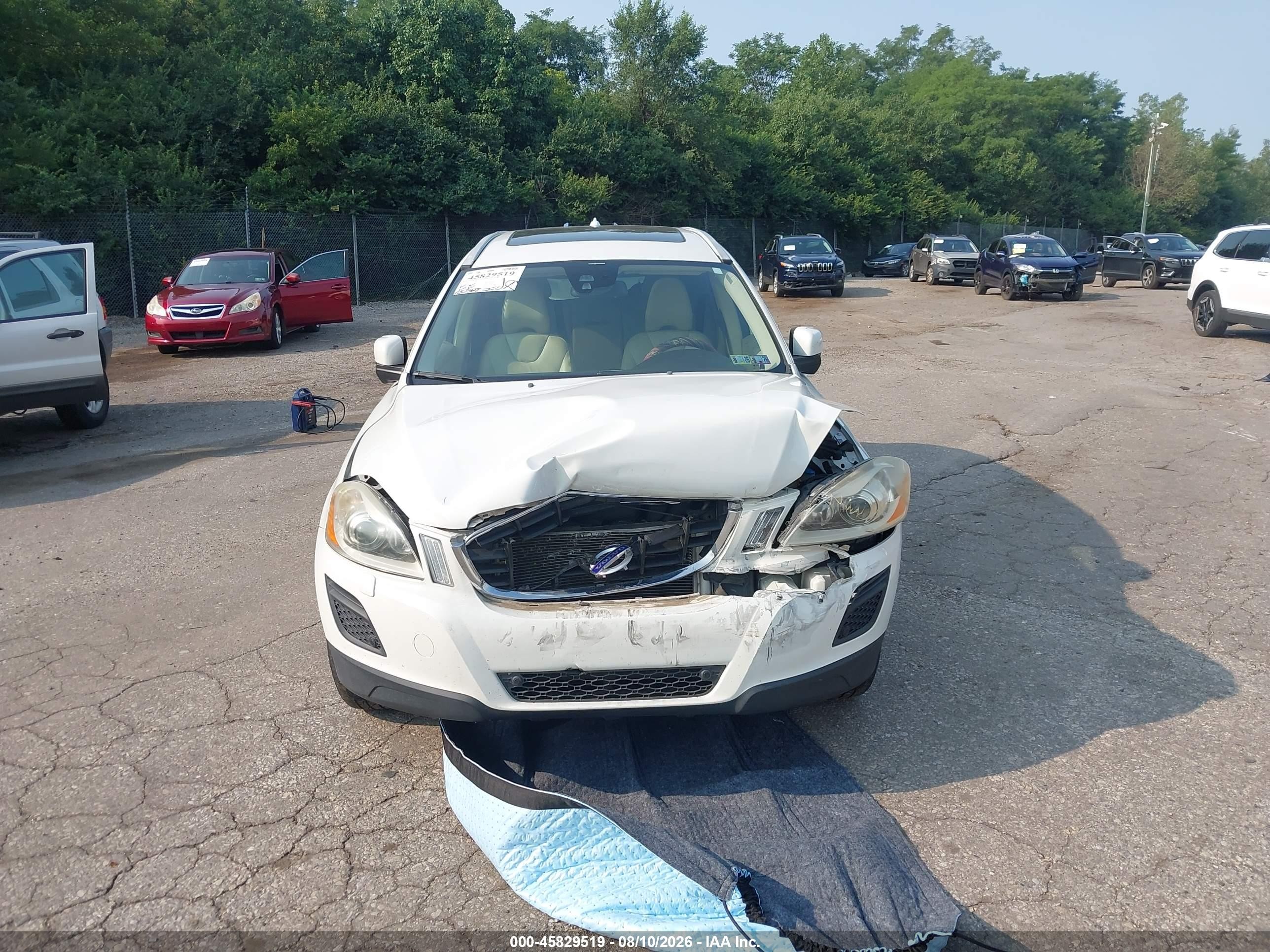 2013 Volvo Xc60 3.2 Premier White vin: YV4952DL0D2372132