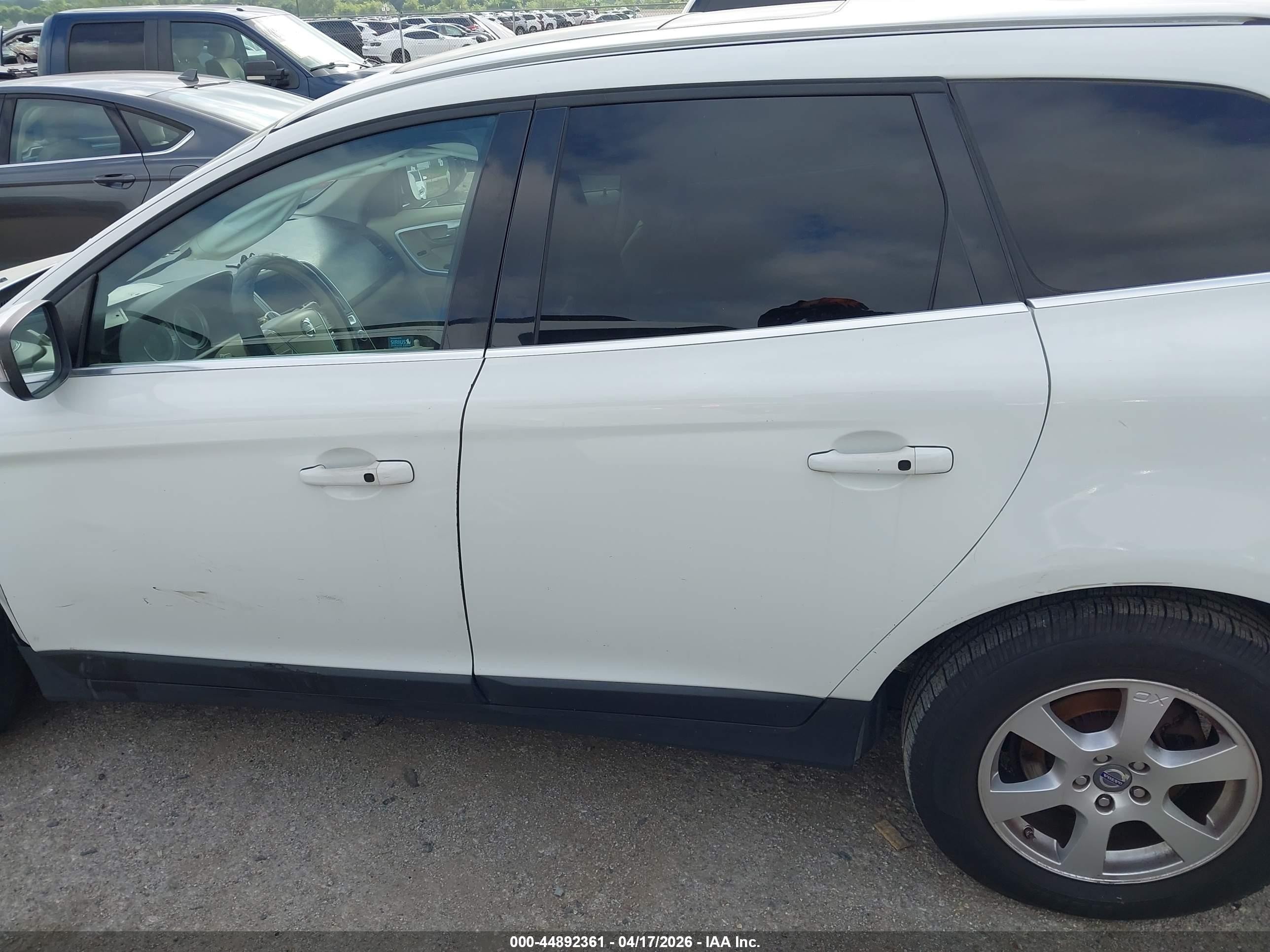 2012 Volvo Xc60 3.2 Premier White vin: YV4952DL2C2265968