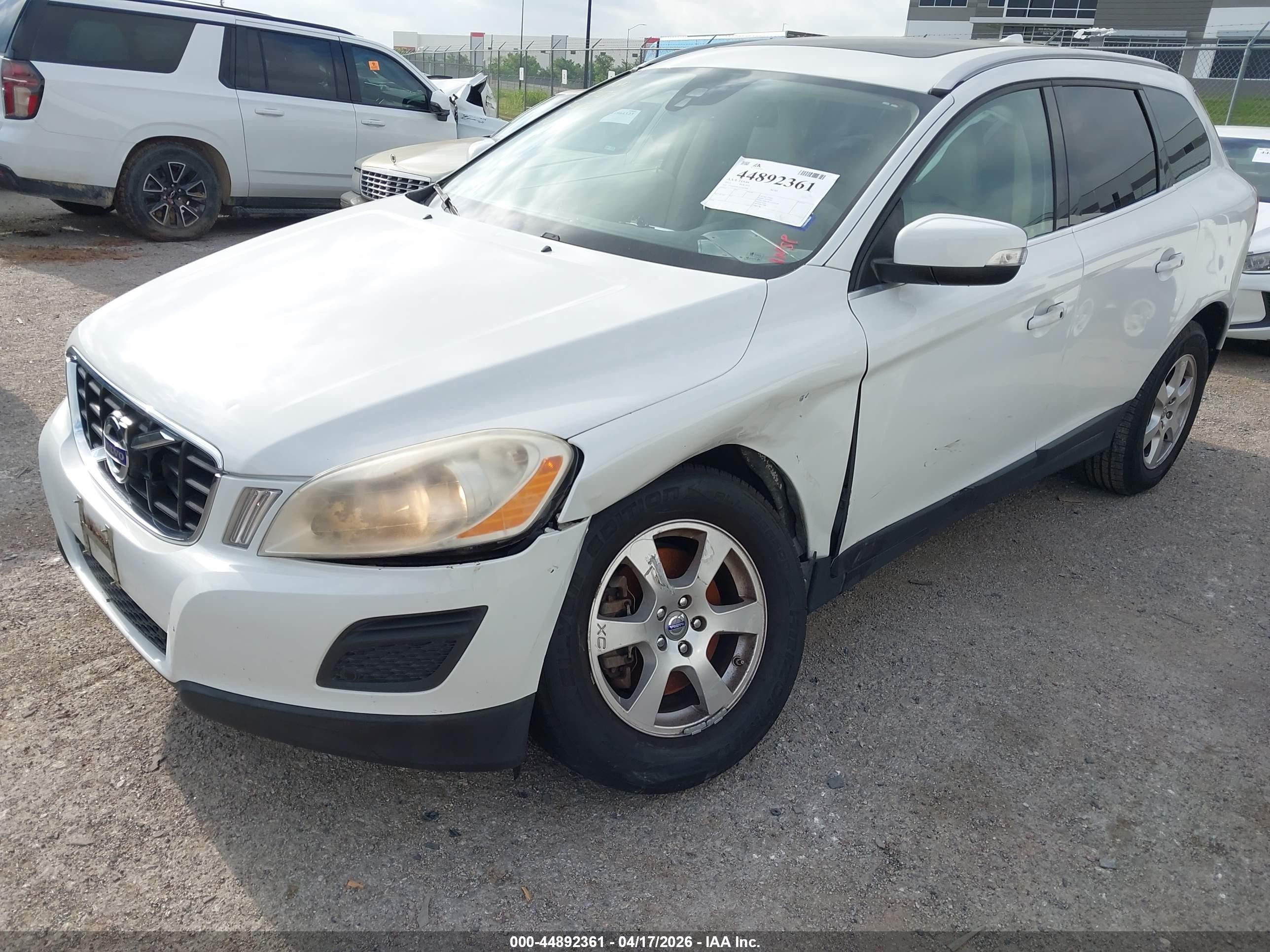 2012 Volvo Xc60 3.2 Premier White vin: YV4952DL2C2265968